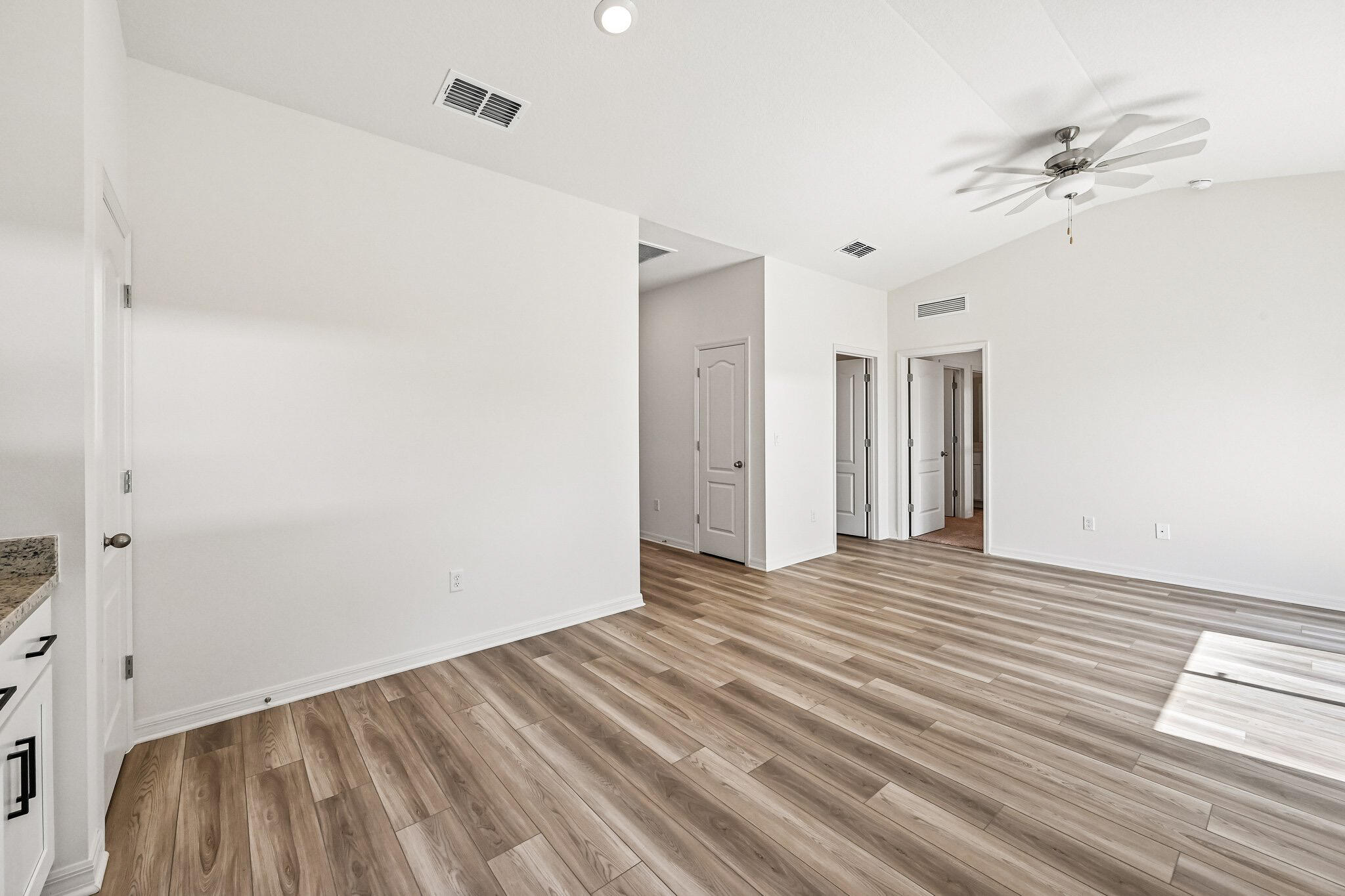 5808 Sunset Boulevard Property Photo 15