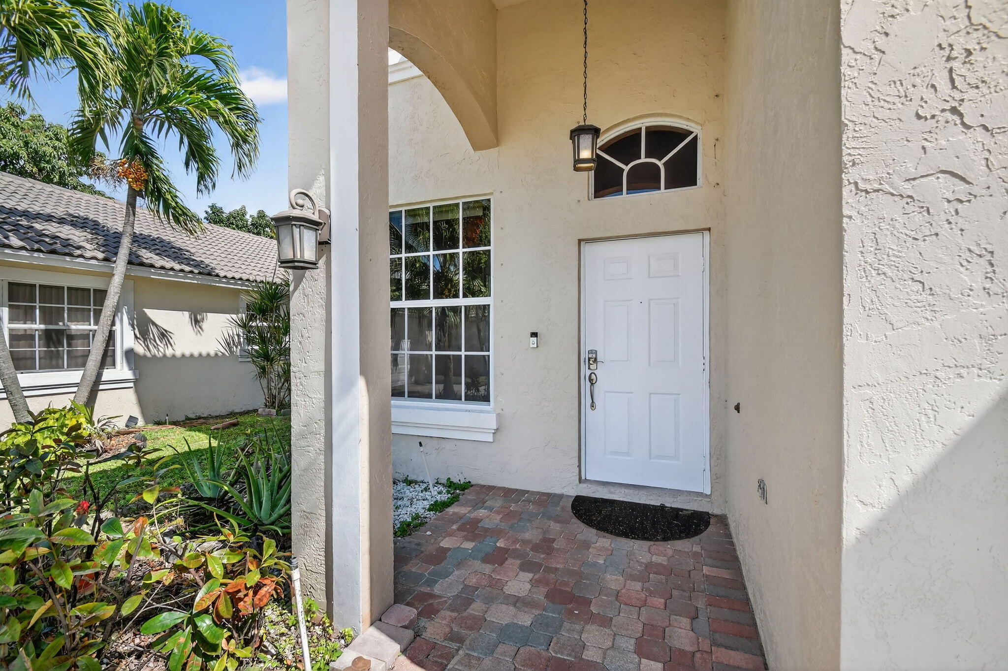 1856 Capeside Circle Property Photo 4