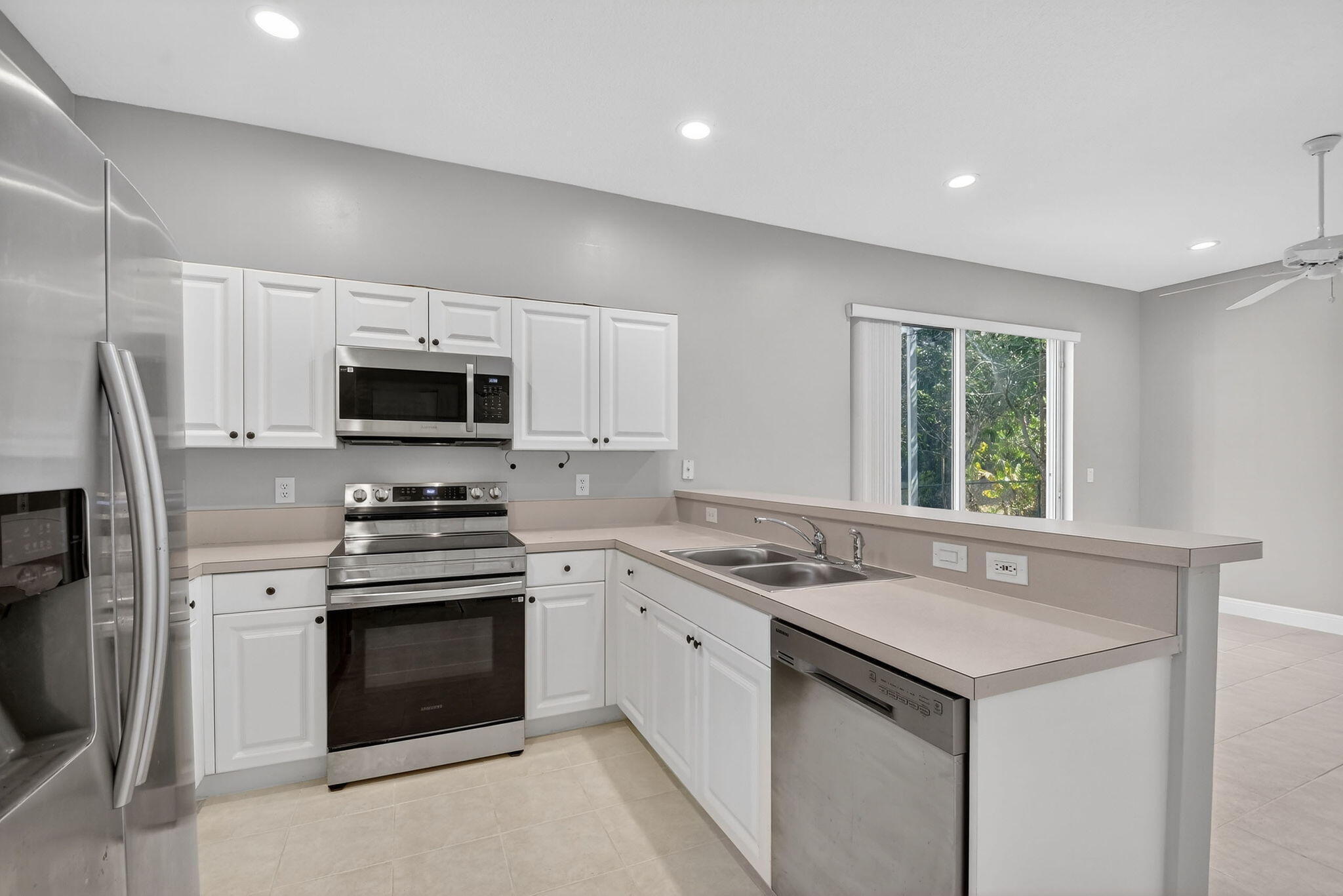 1856 Capeside Circle Property Photo 10