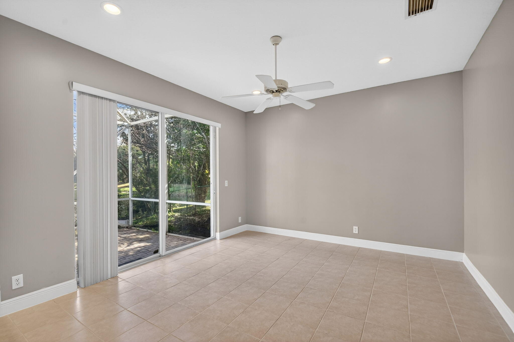 1856 Capeside Circle Property Photo 13