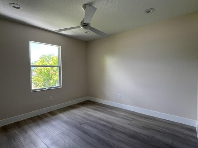 239 Leland Lane Property Photo 8