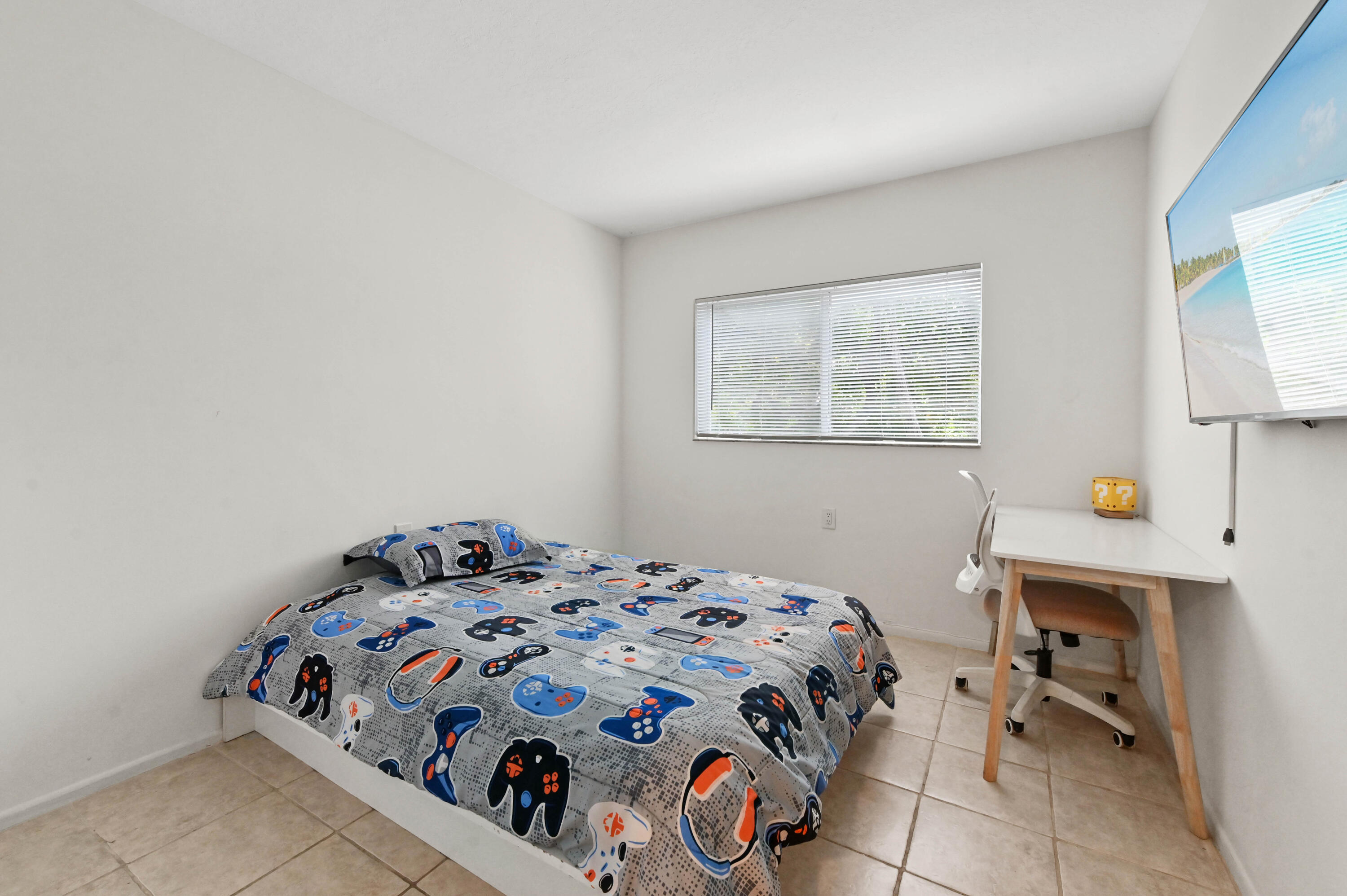 1089 N Benoist Farms Road 205 Property Photo 4