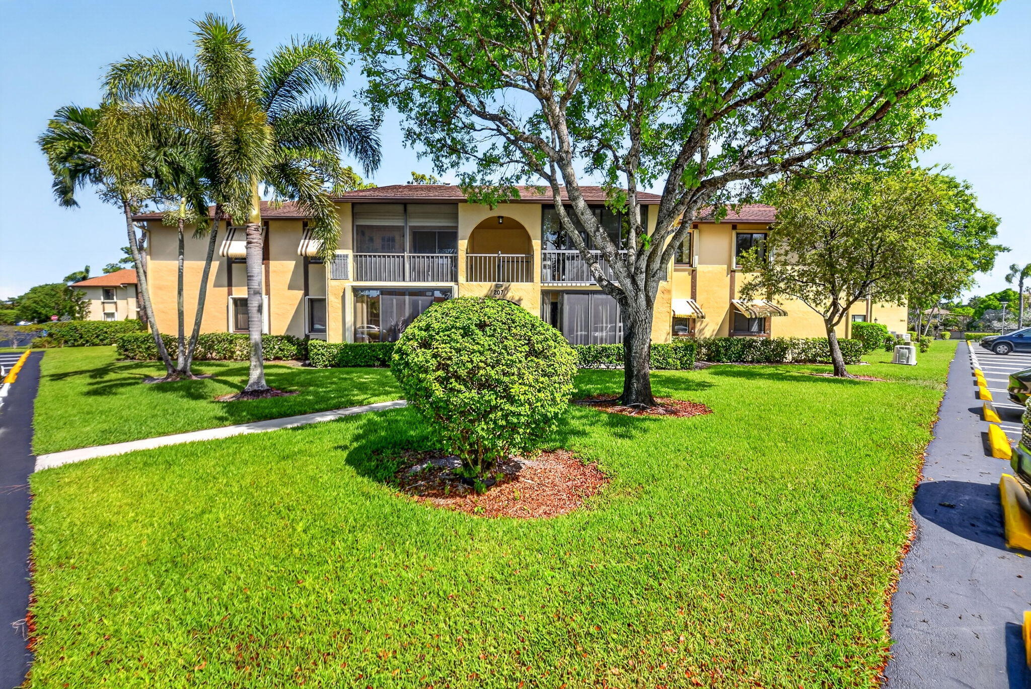 207 Pine Hov Circle D2 Property Photo 1