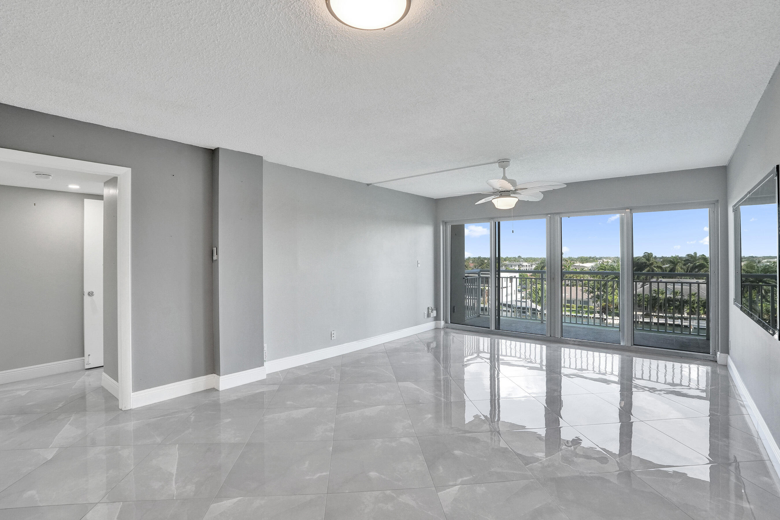 2611 N Riverside Drive 604 Property Photo 15