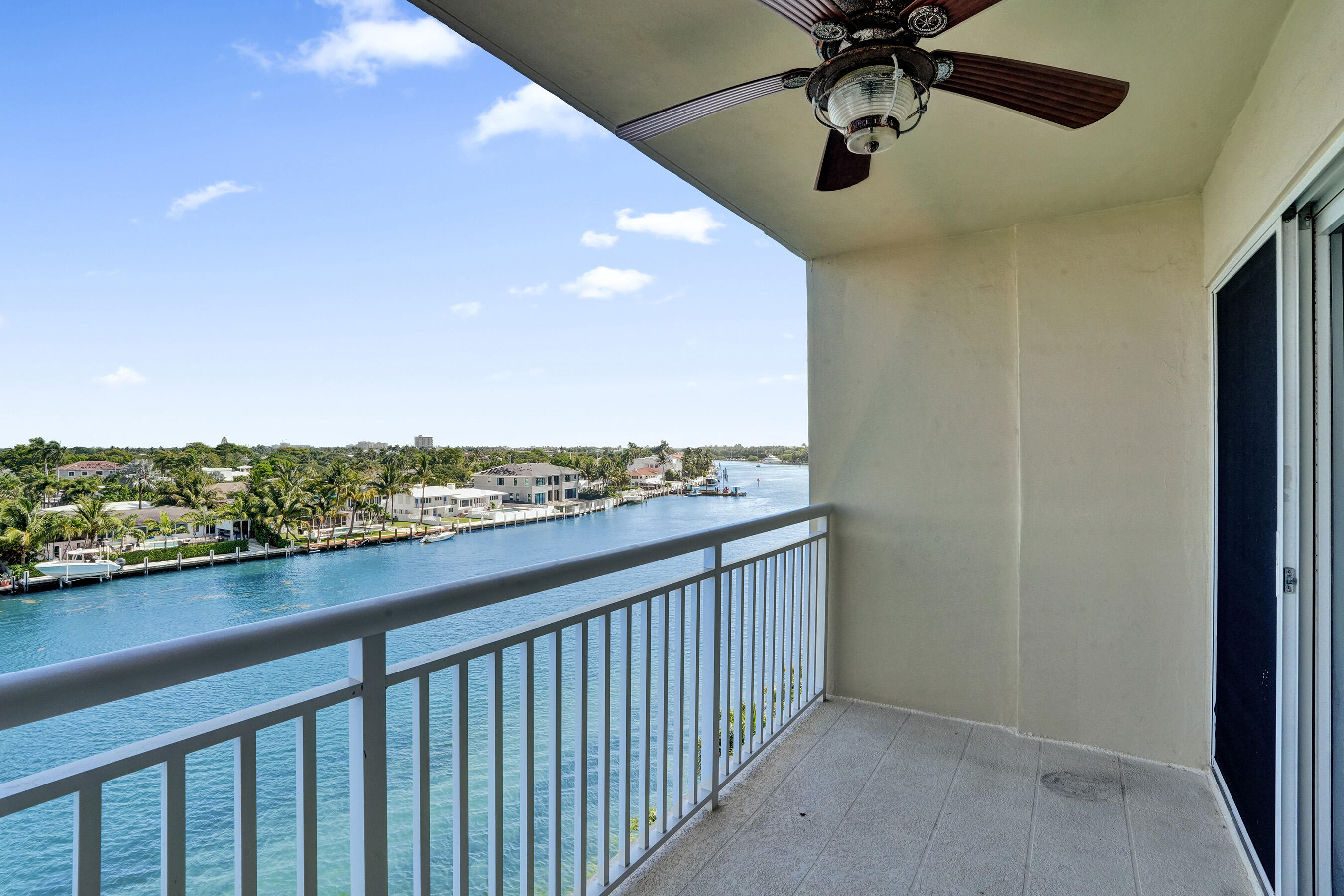 2611 N Riverside Drive 604 Property Photo 43
