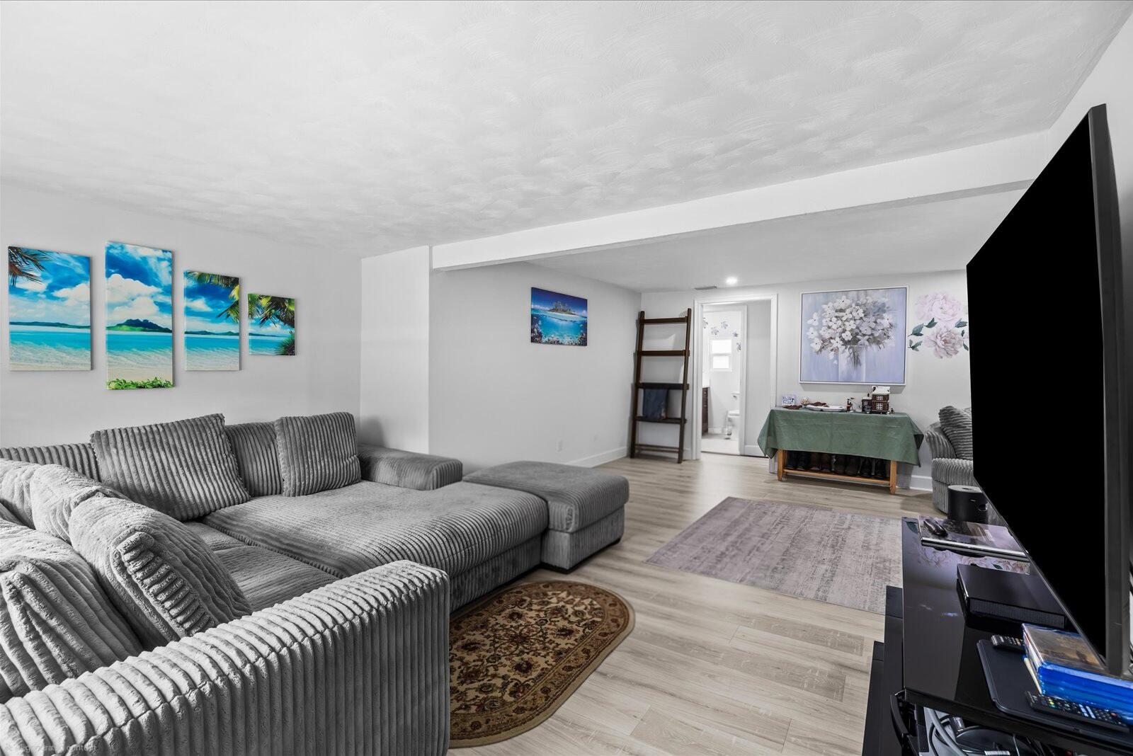 6635 58th Avenue Property Photo 10