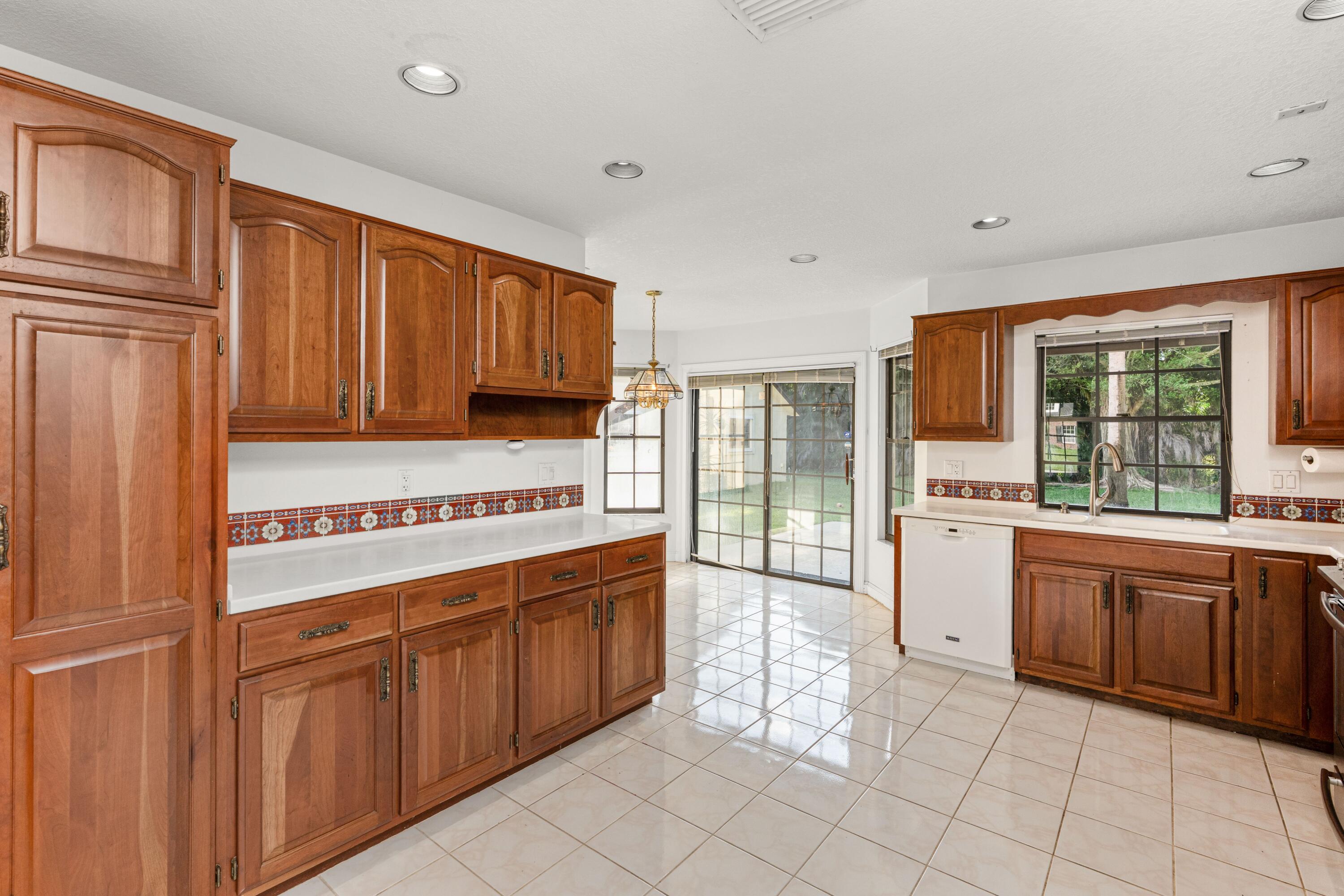 3693 Valley Park Way Property Photo 5