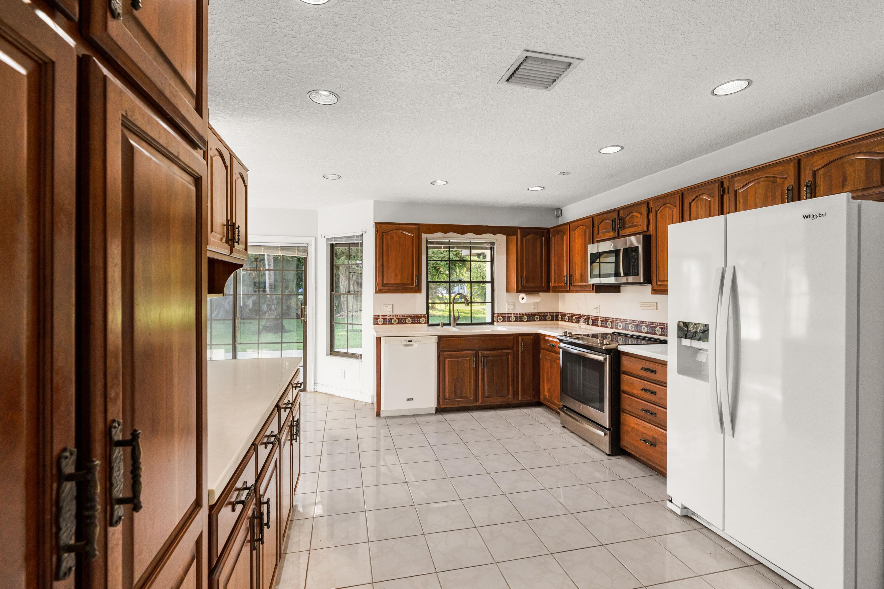 3693 Valley Park Way Property Photo 6