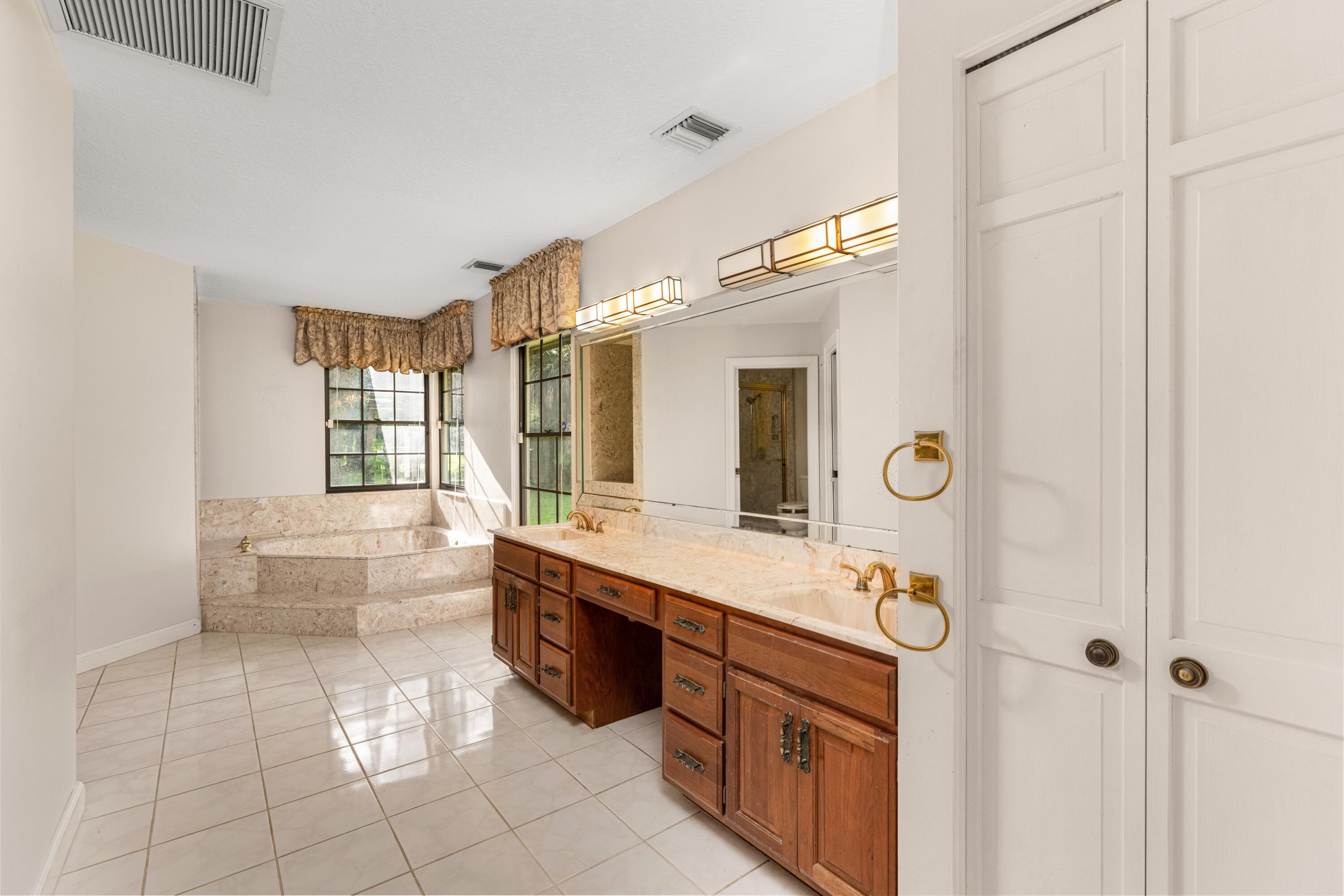 3693 Valley Park Way Property Photo 12