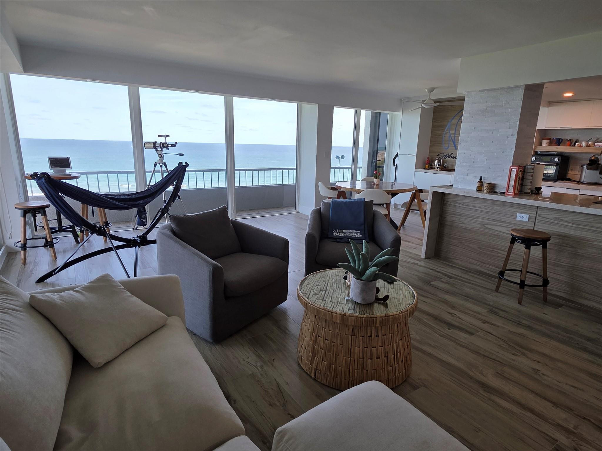 5550 N Ocean Drive 11c Property Photo 2