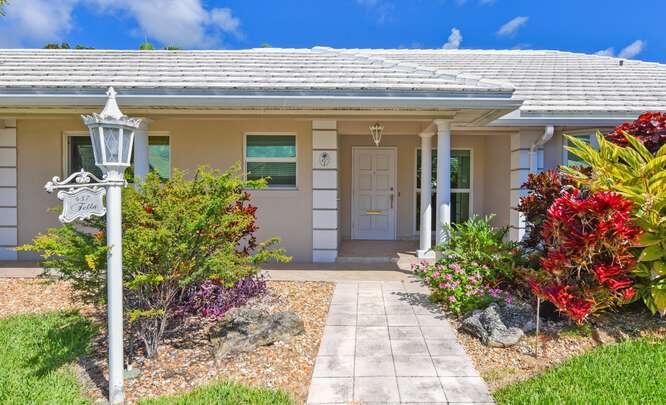 437 French Royale Circle Property Photo 2