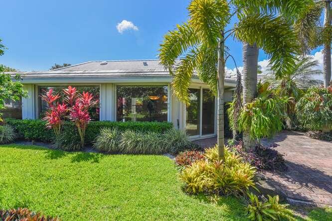 437 French Royale Circle Property Photo 4