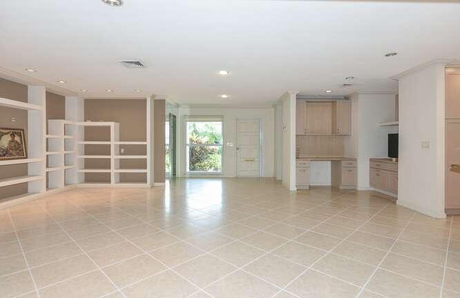 437 French Royale Circle Property Photo 14