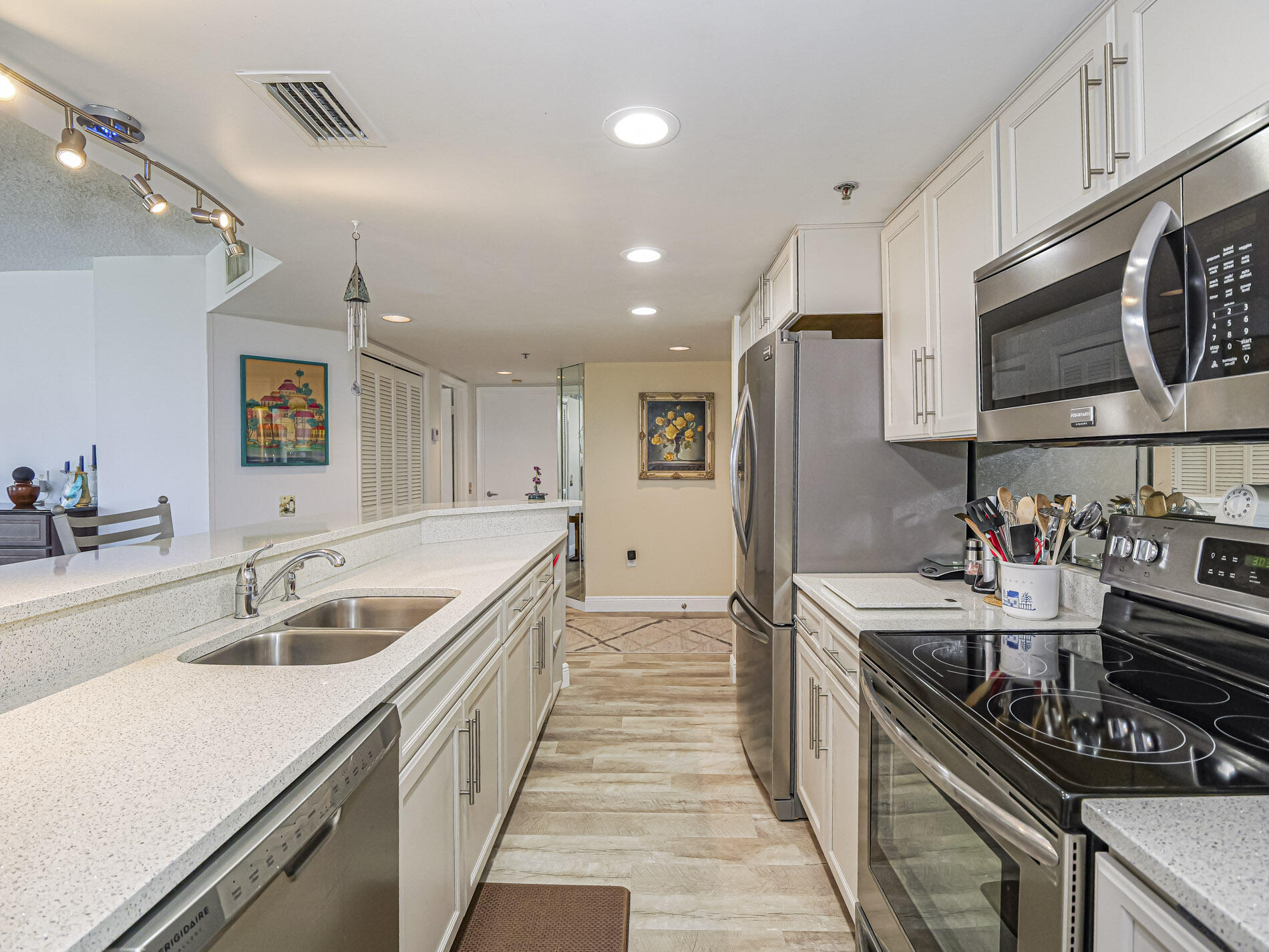 2700 N Highway A1a 305 Property Photo 15