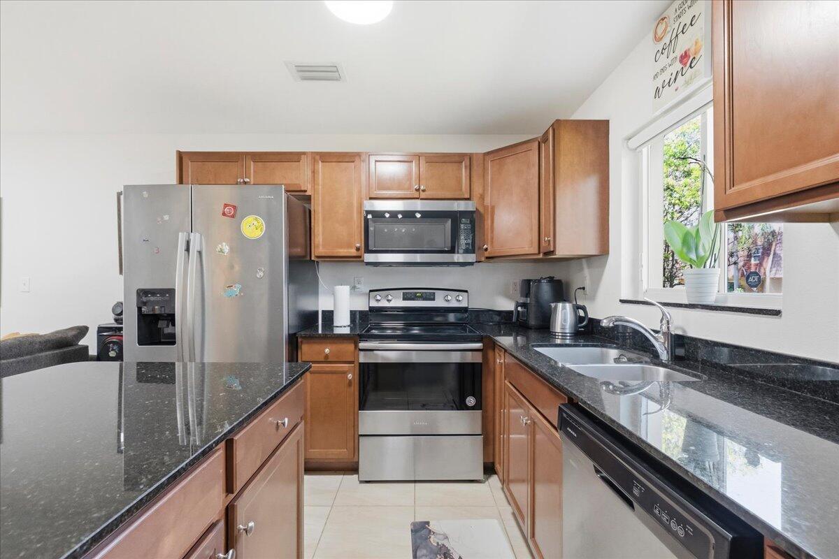 1340 Sw 53rd Avenue Property Photo 3