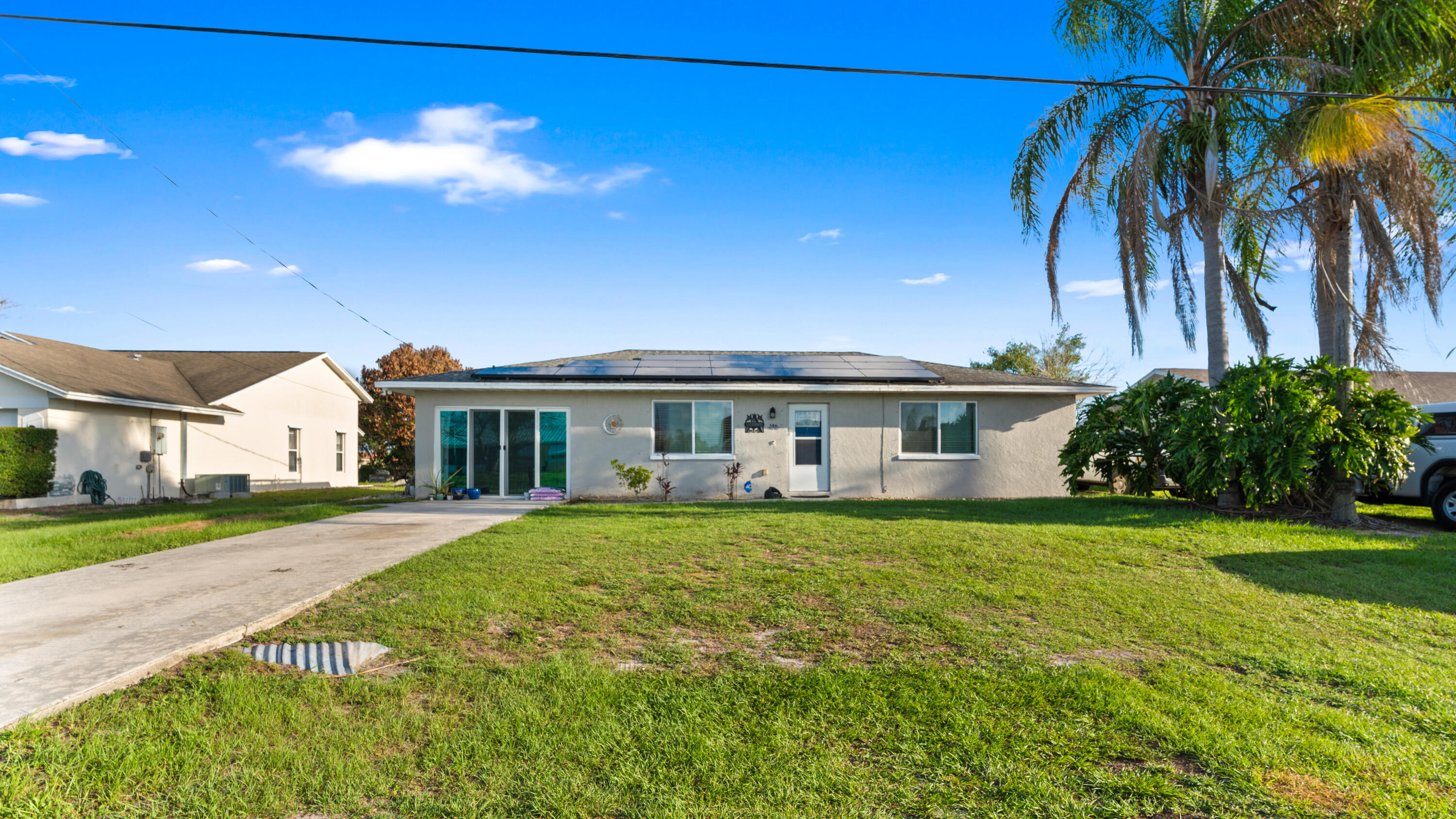 386 Se Oakridge Drive Property Photo 1