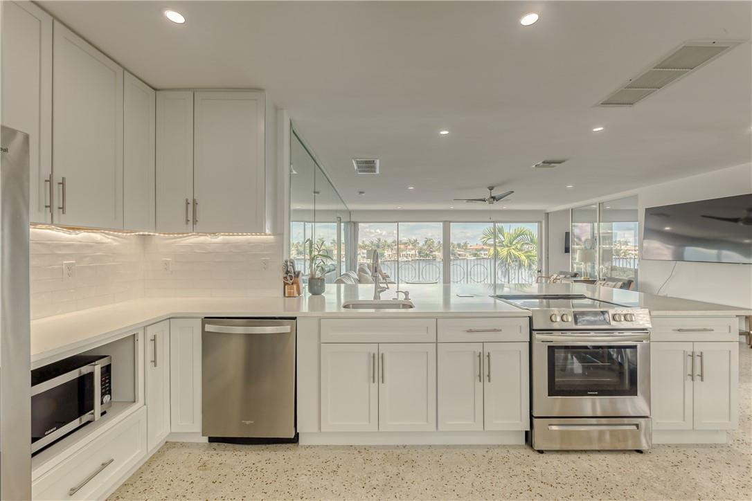 2717 Yacht Club Boulevard 6e Property Photo 7