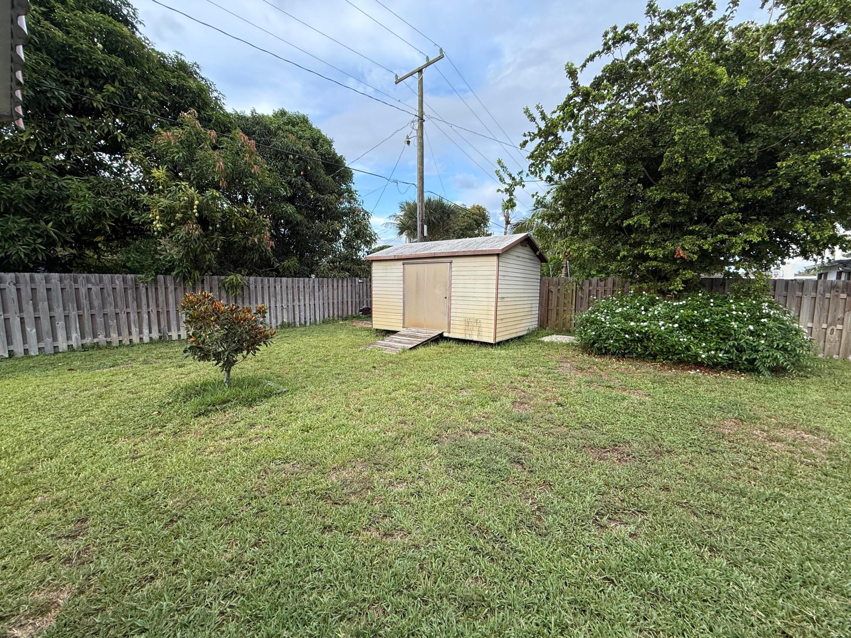 817 Elm Road Property Photo 4