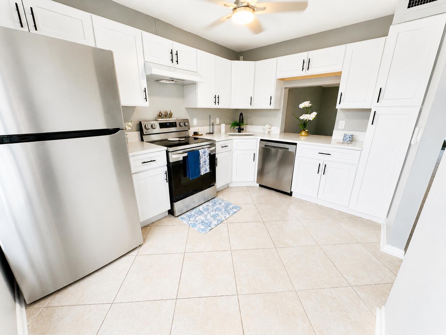 222 Foxtail Drive E Property Photo 3