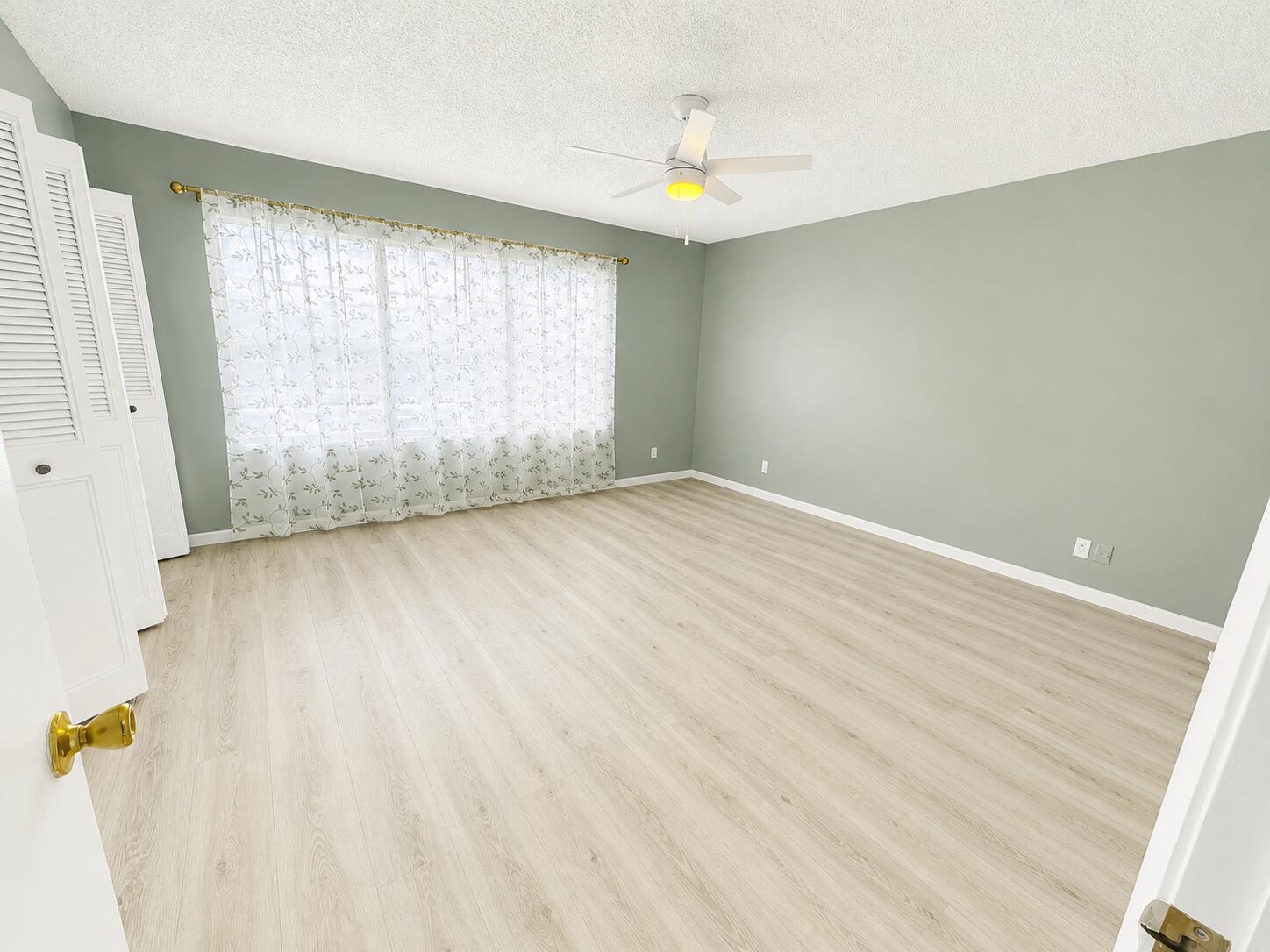 222 Foxtail Drive E Property Photo 10