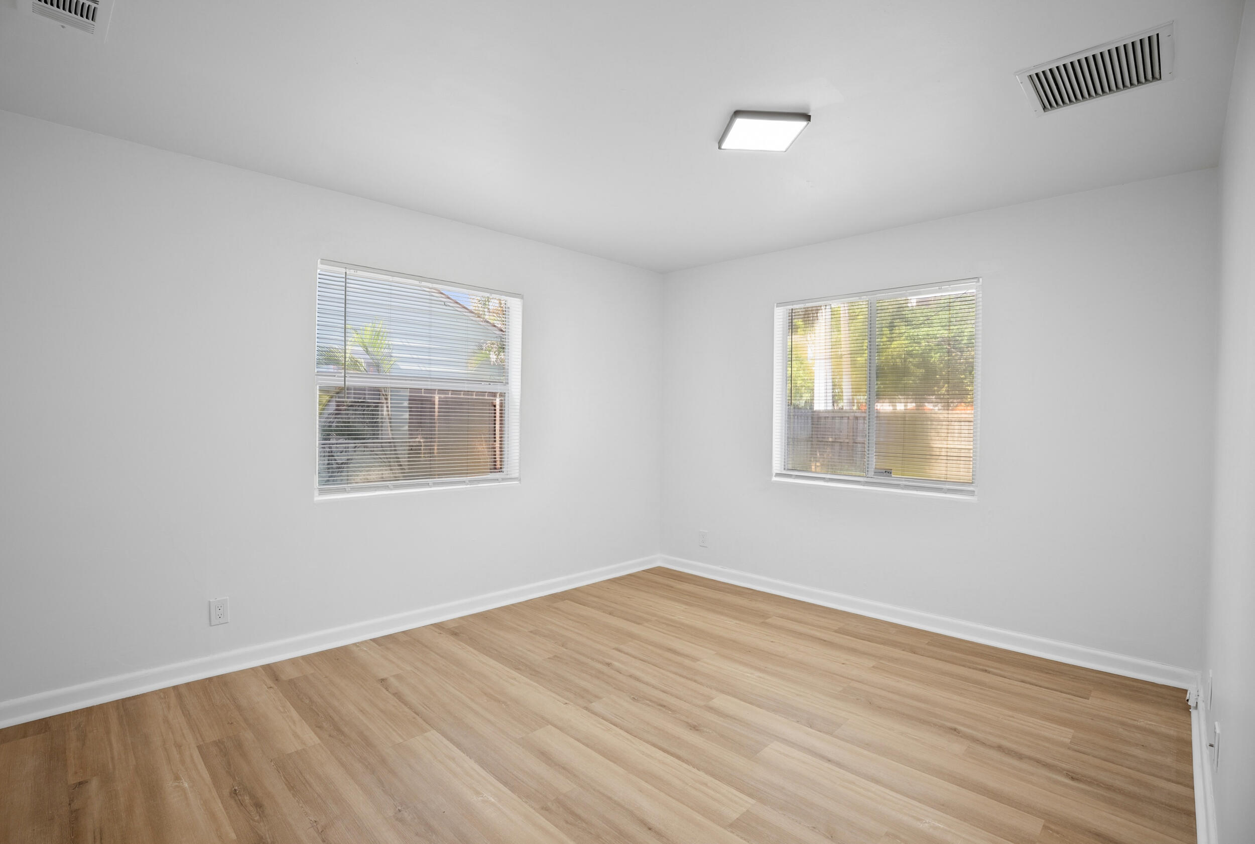 401 42nd Street Property Photo 19