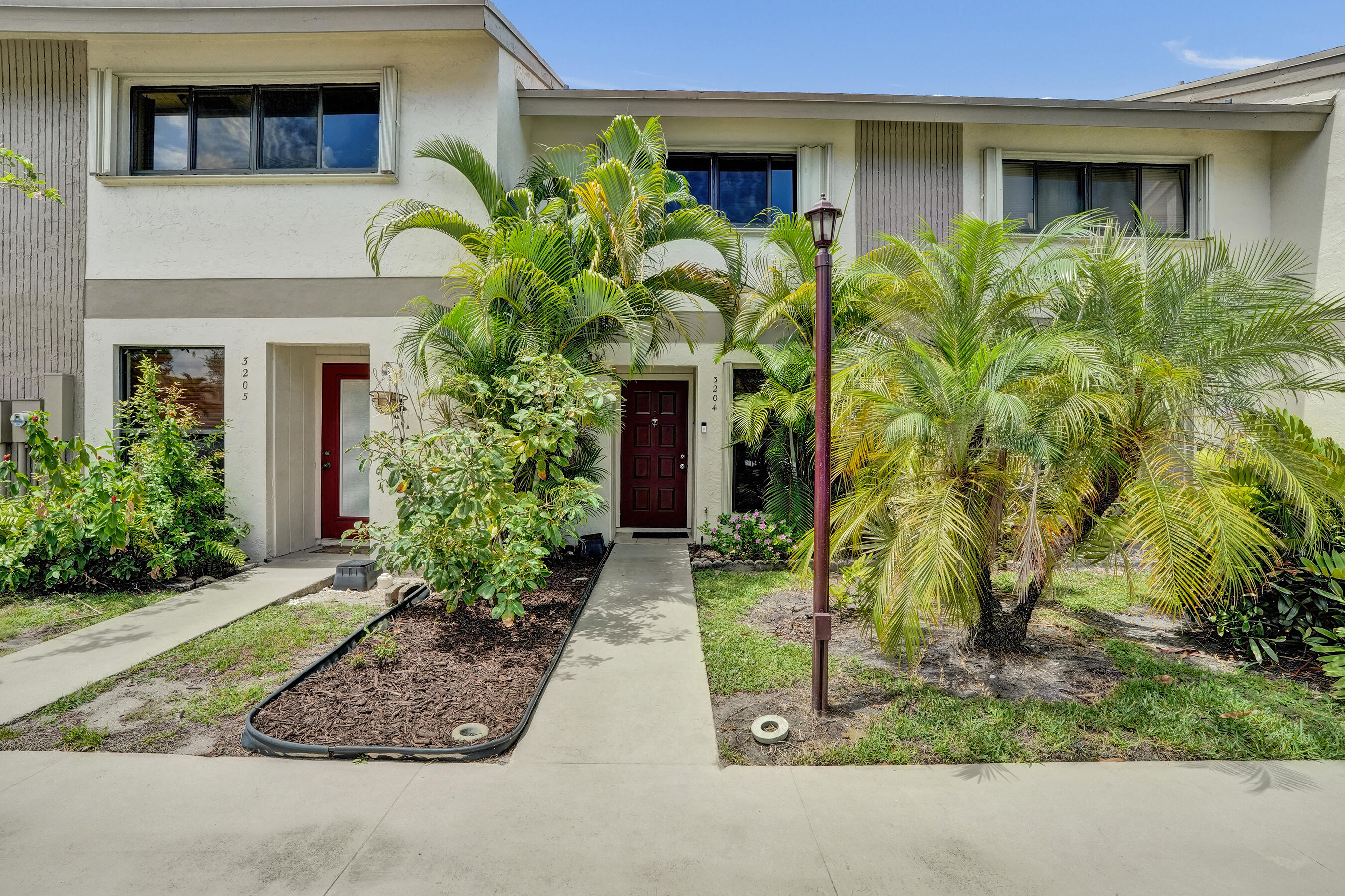 3028 S Oakland Forest Drive 3204 Property Photo 1