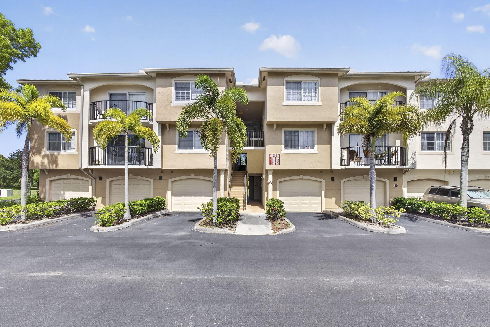 800 S Crestwood Ct Court S 809 Property Photo 1