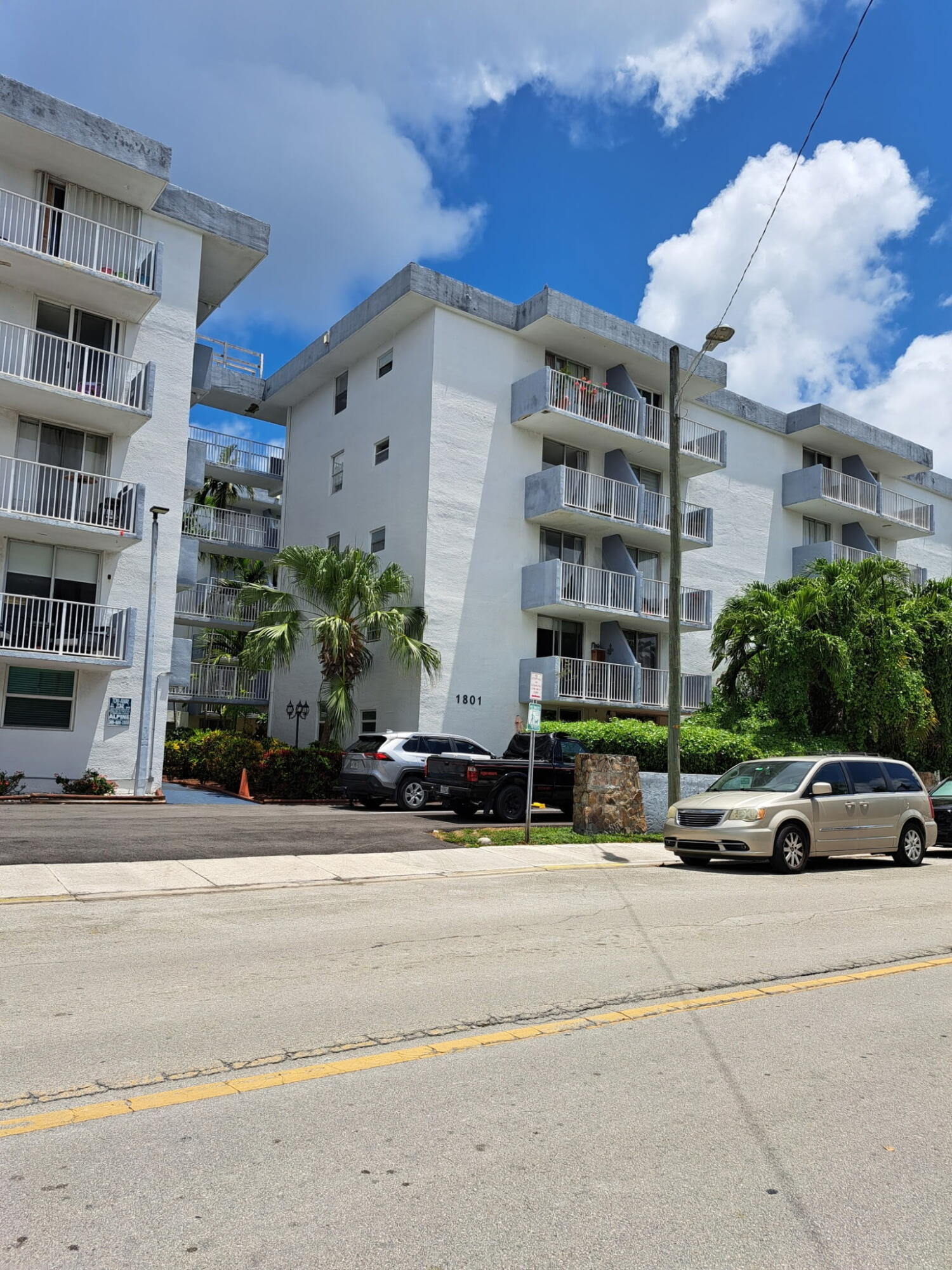 1801 S Treasure Drive Property Photo 1