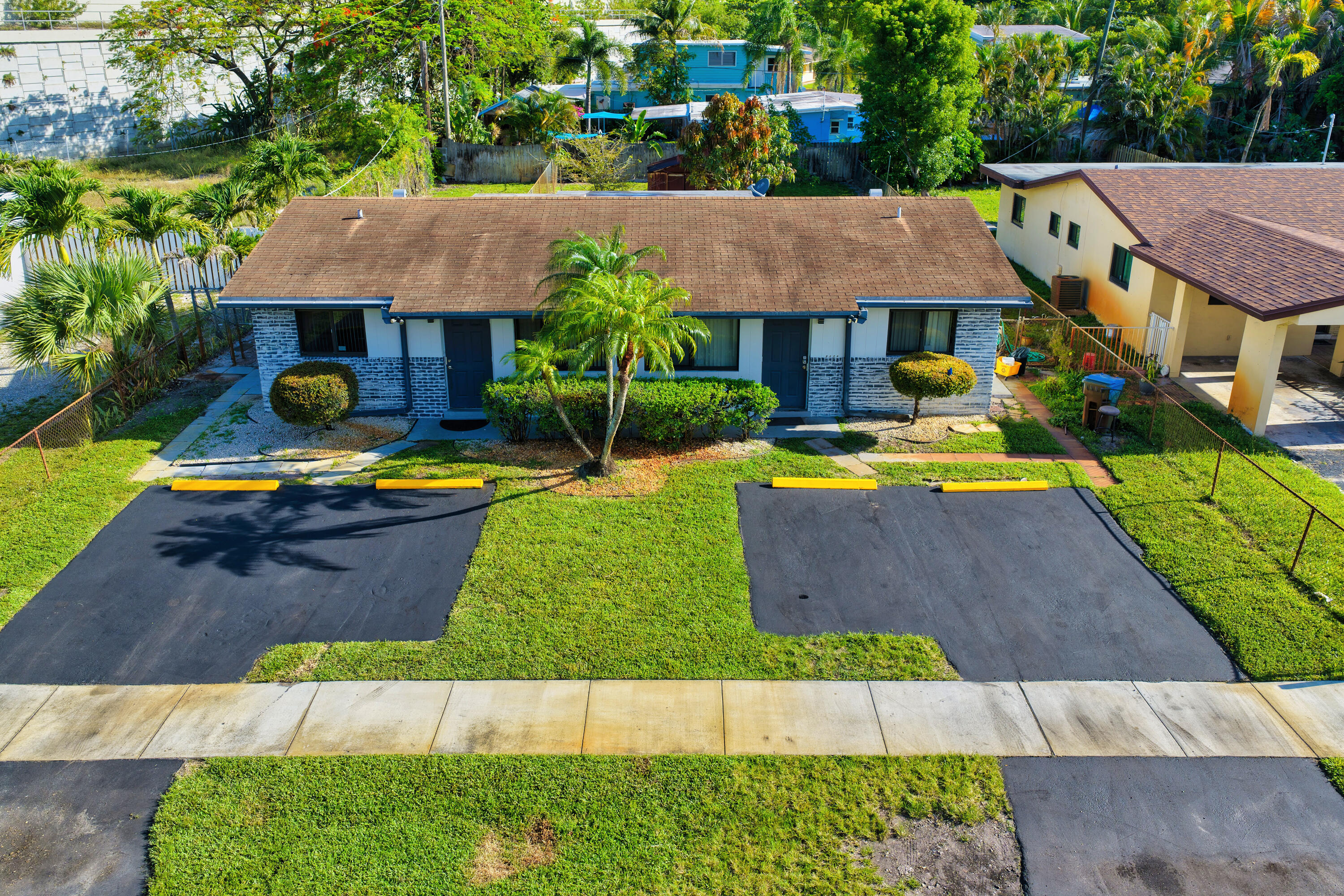 837 Nw 41st Street A-b Property Photo 1