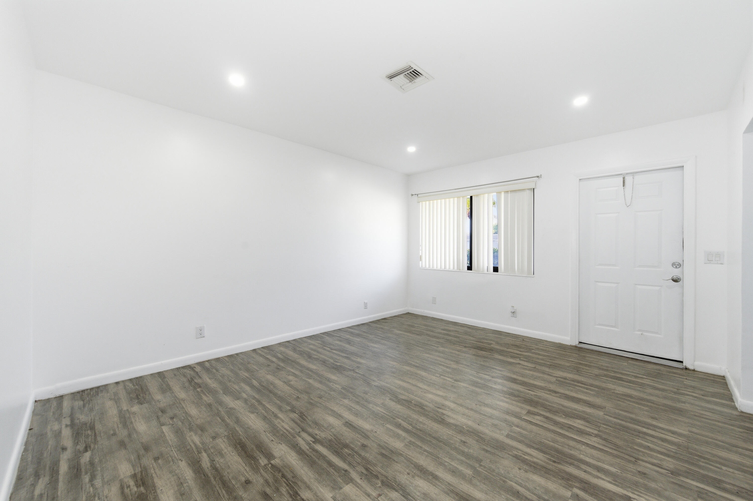 837 Nw 41st Street A-b Property Photo 8