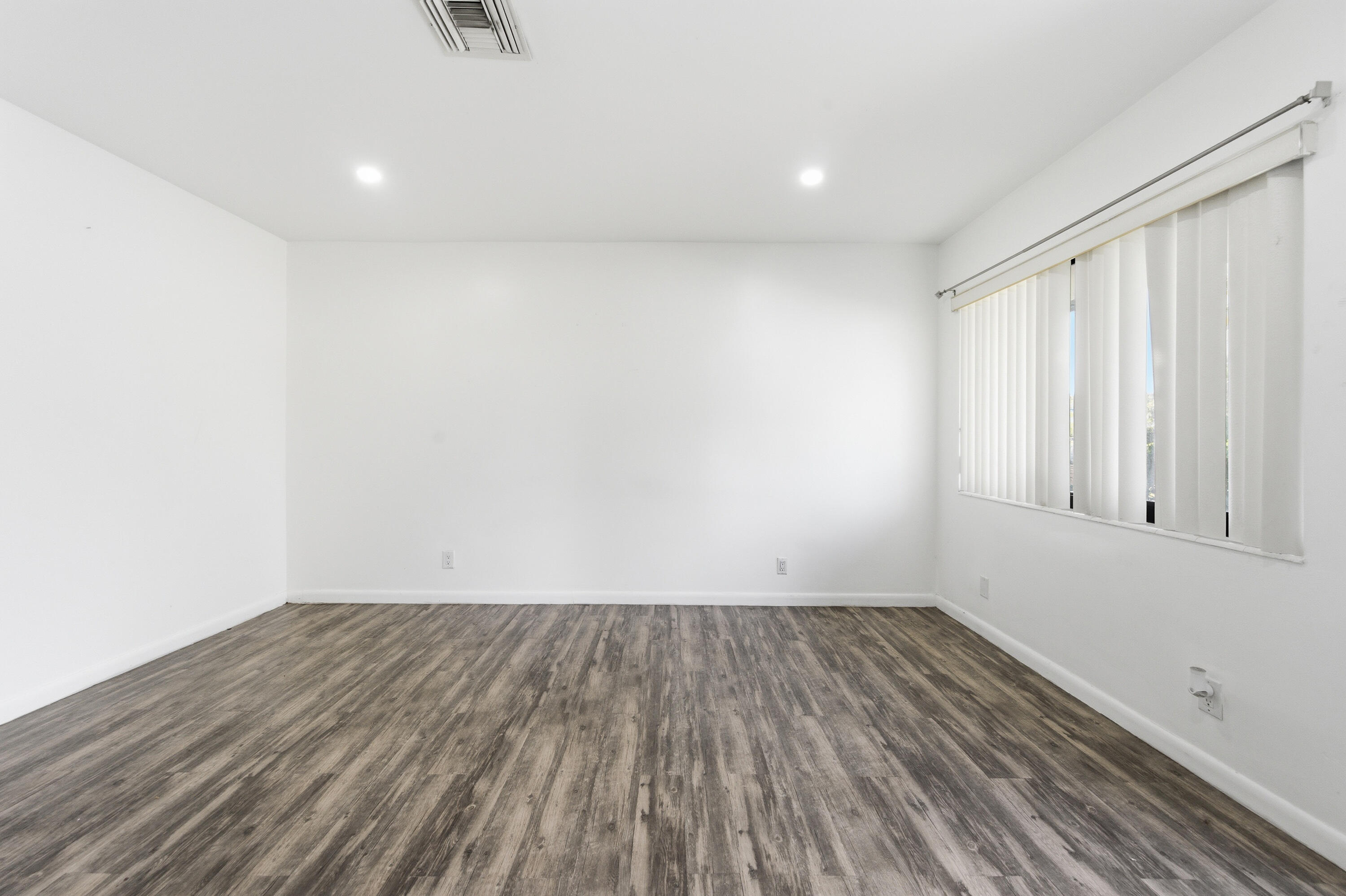 837 Nw 41st Street A-b Property Photo 14