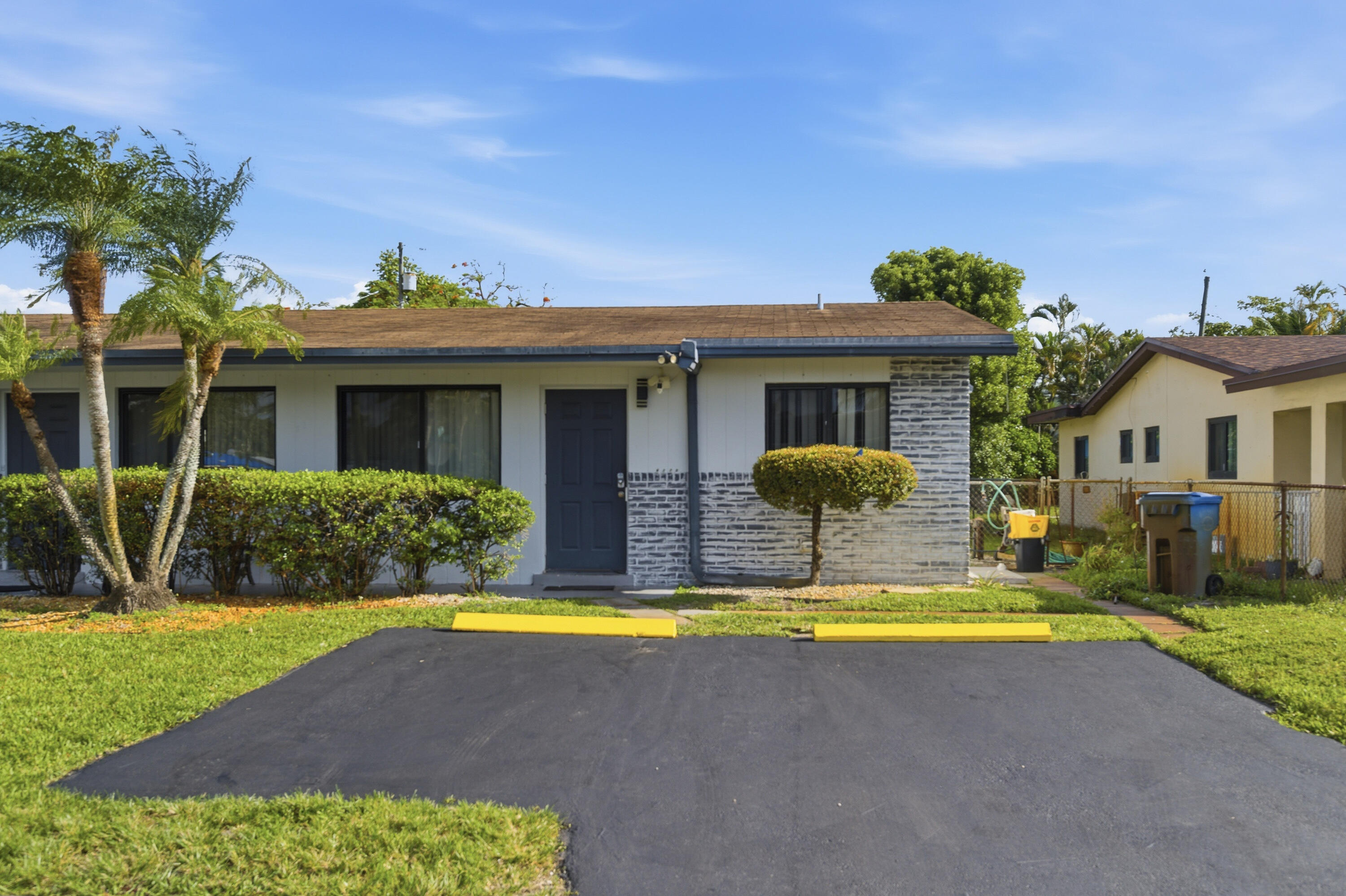 837 Nw 41st Street A-b Property Photo 17