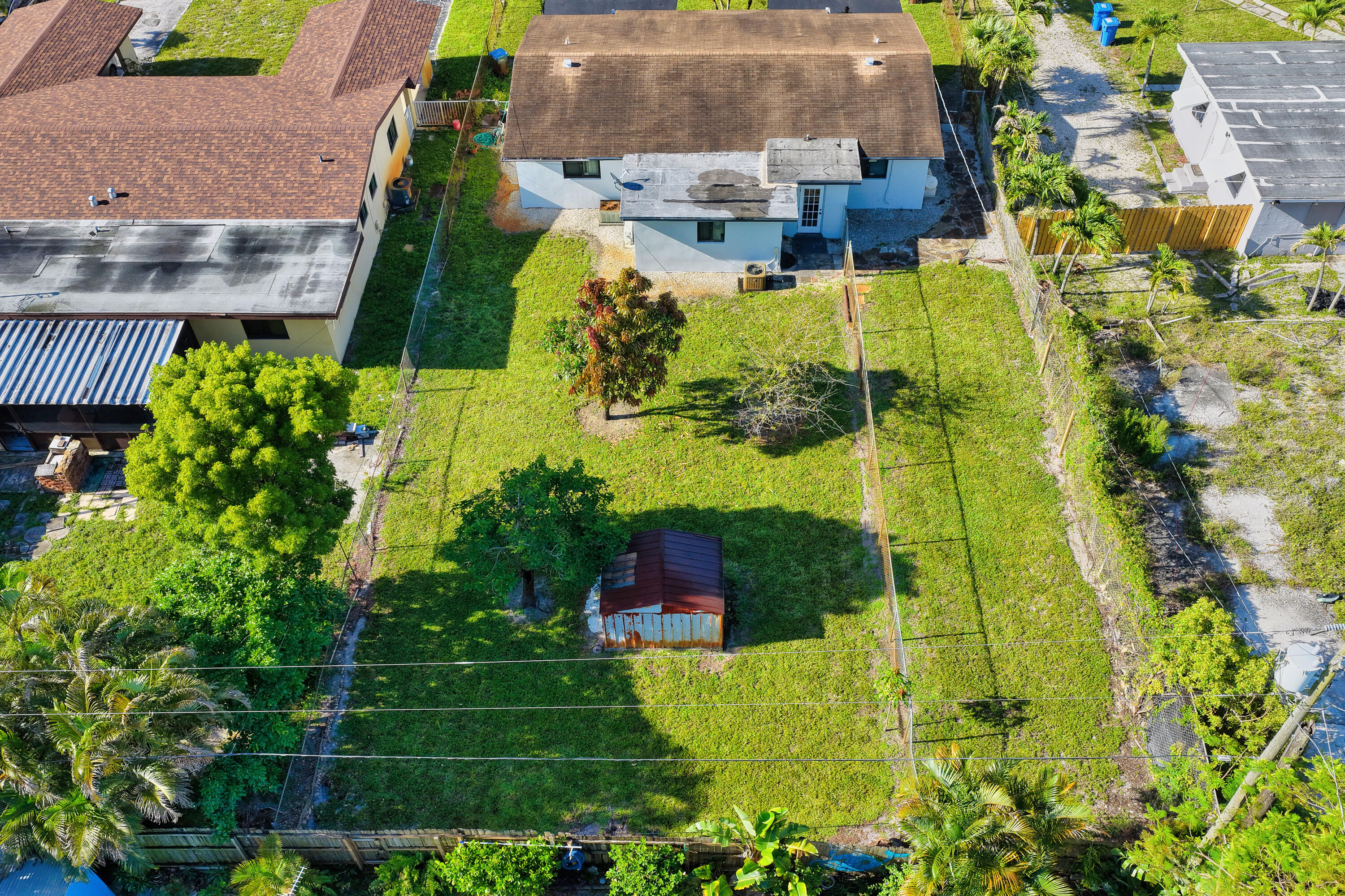 837 Nw 41st Street A-b Property Photo 21
