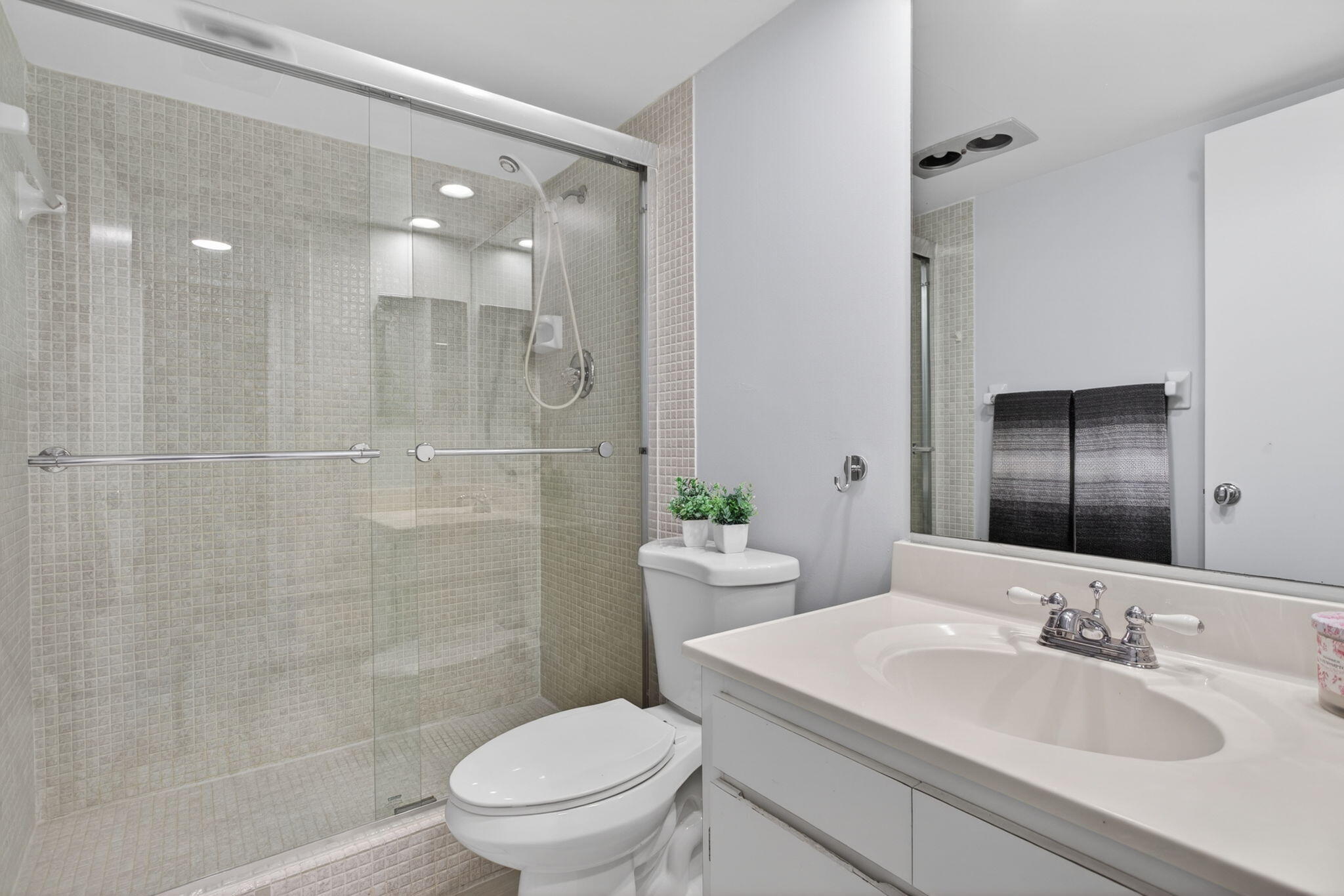 500 Oaks Lane 111 Property Photo 15