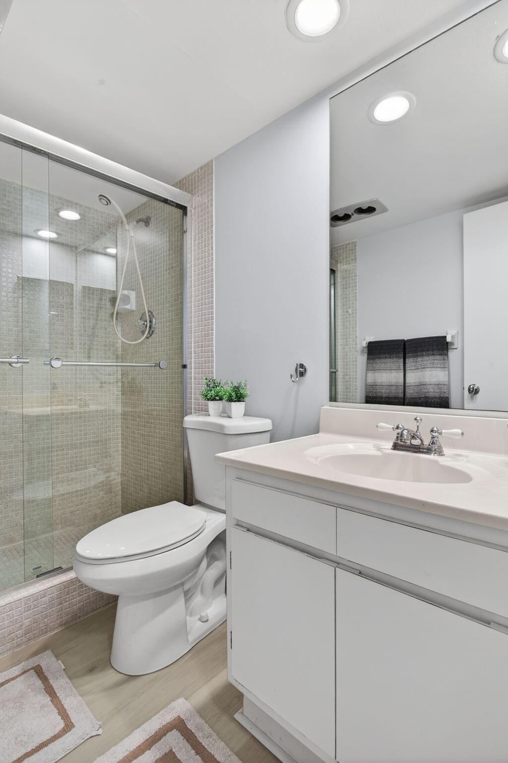500 Oaks Lane 111 Property Photo 16