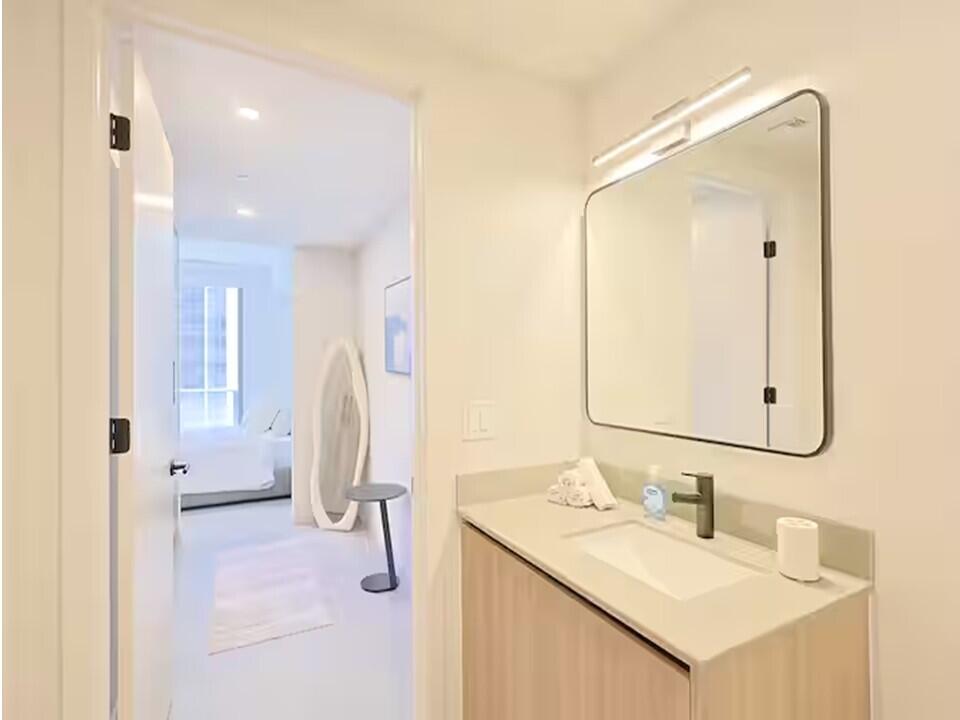 121 Ne 5th Street 1506 Property Photo 7
