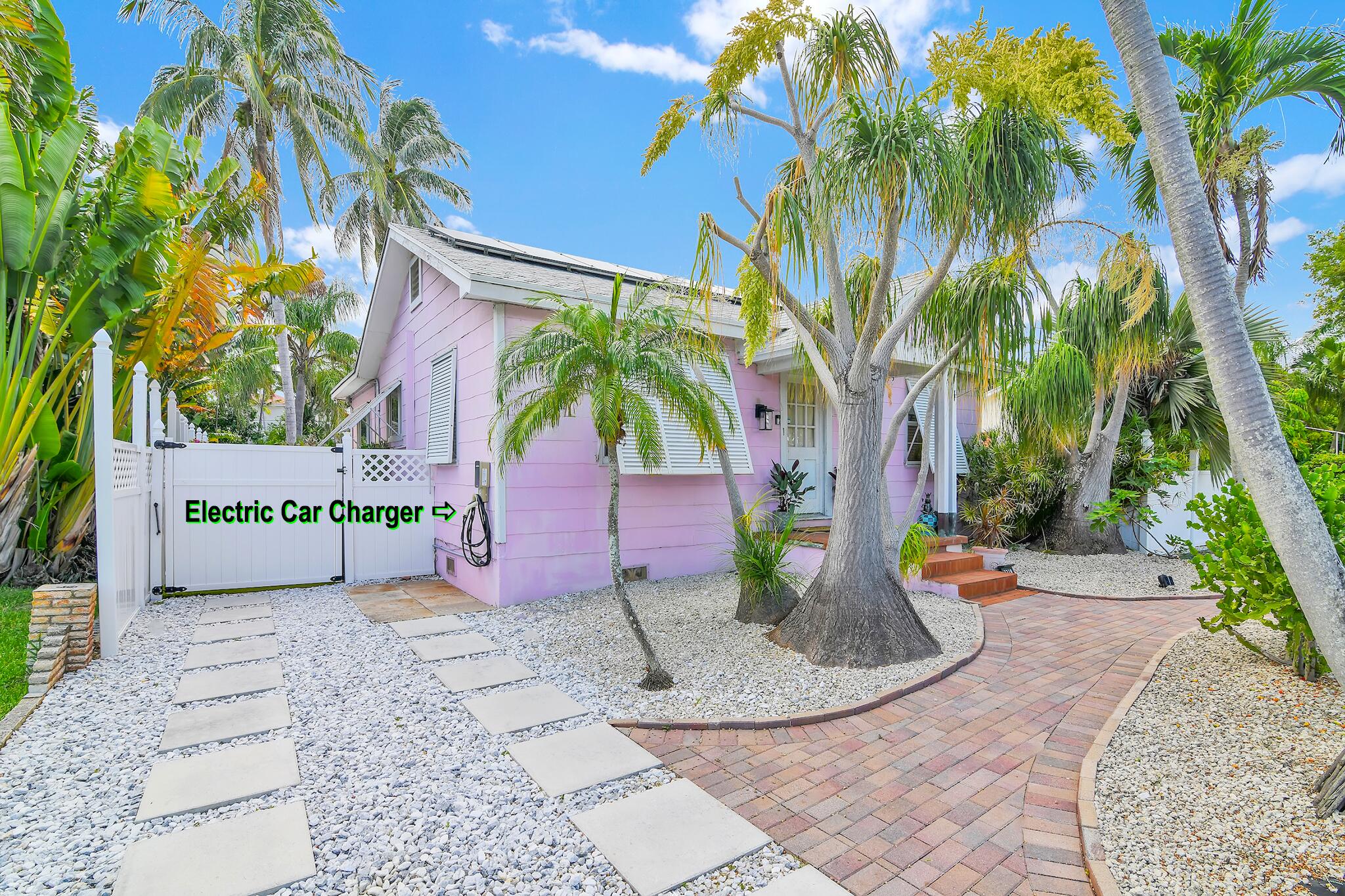 3218 Palm Drive Property Photo 4