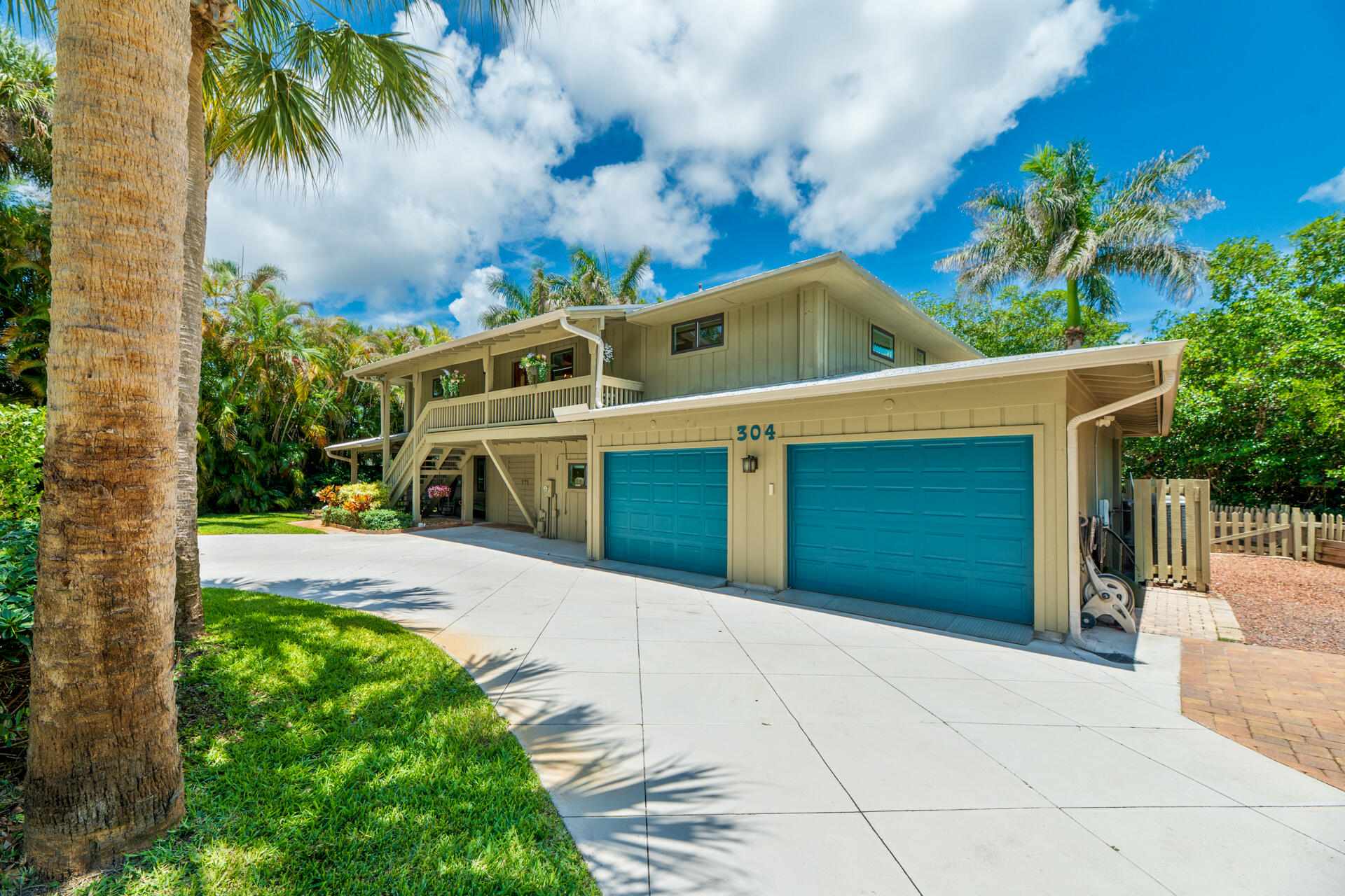 304 SW Indian Groves Drive