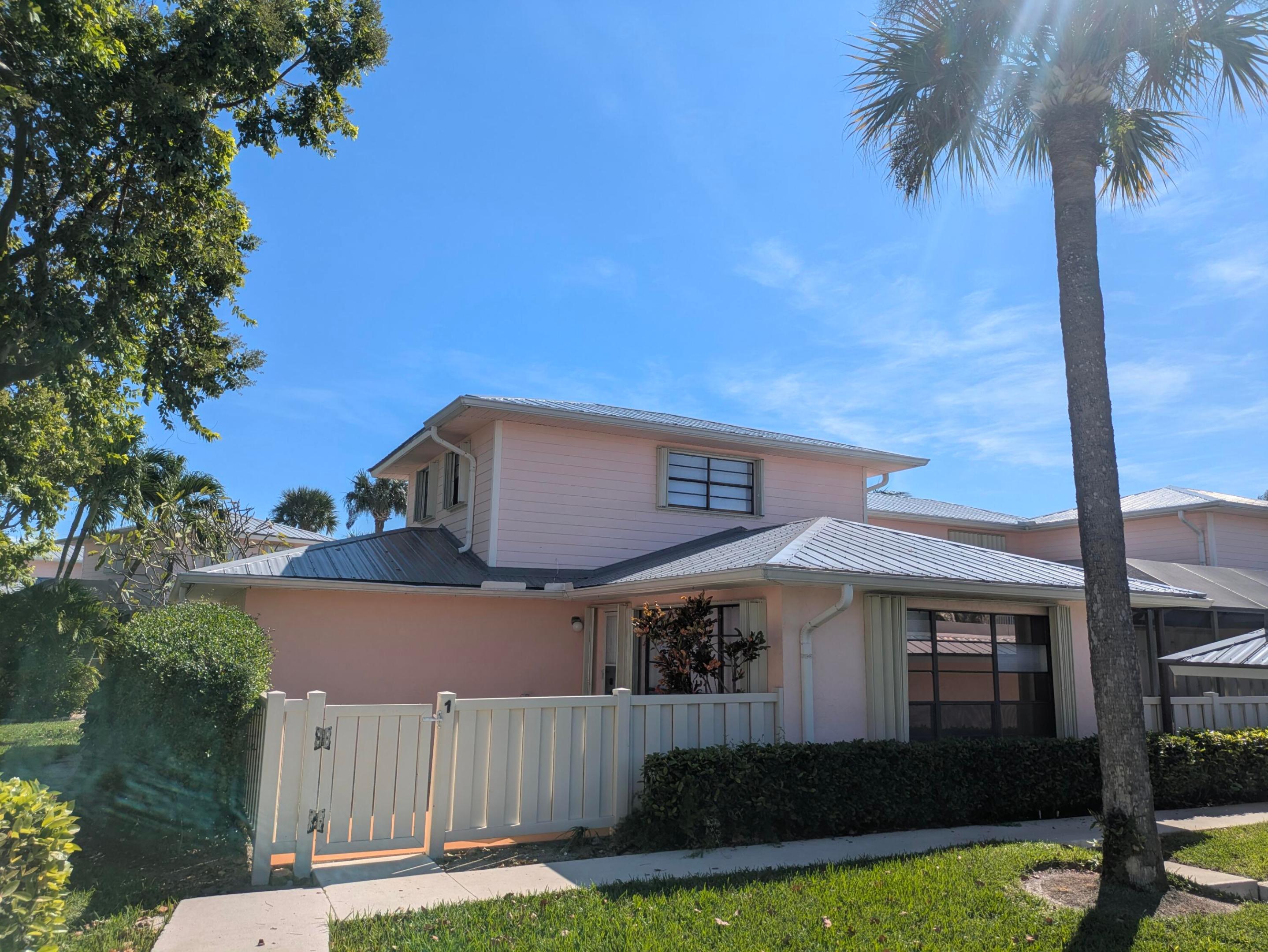 1772 Gulfstream Avenue E1 Property Photo 1