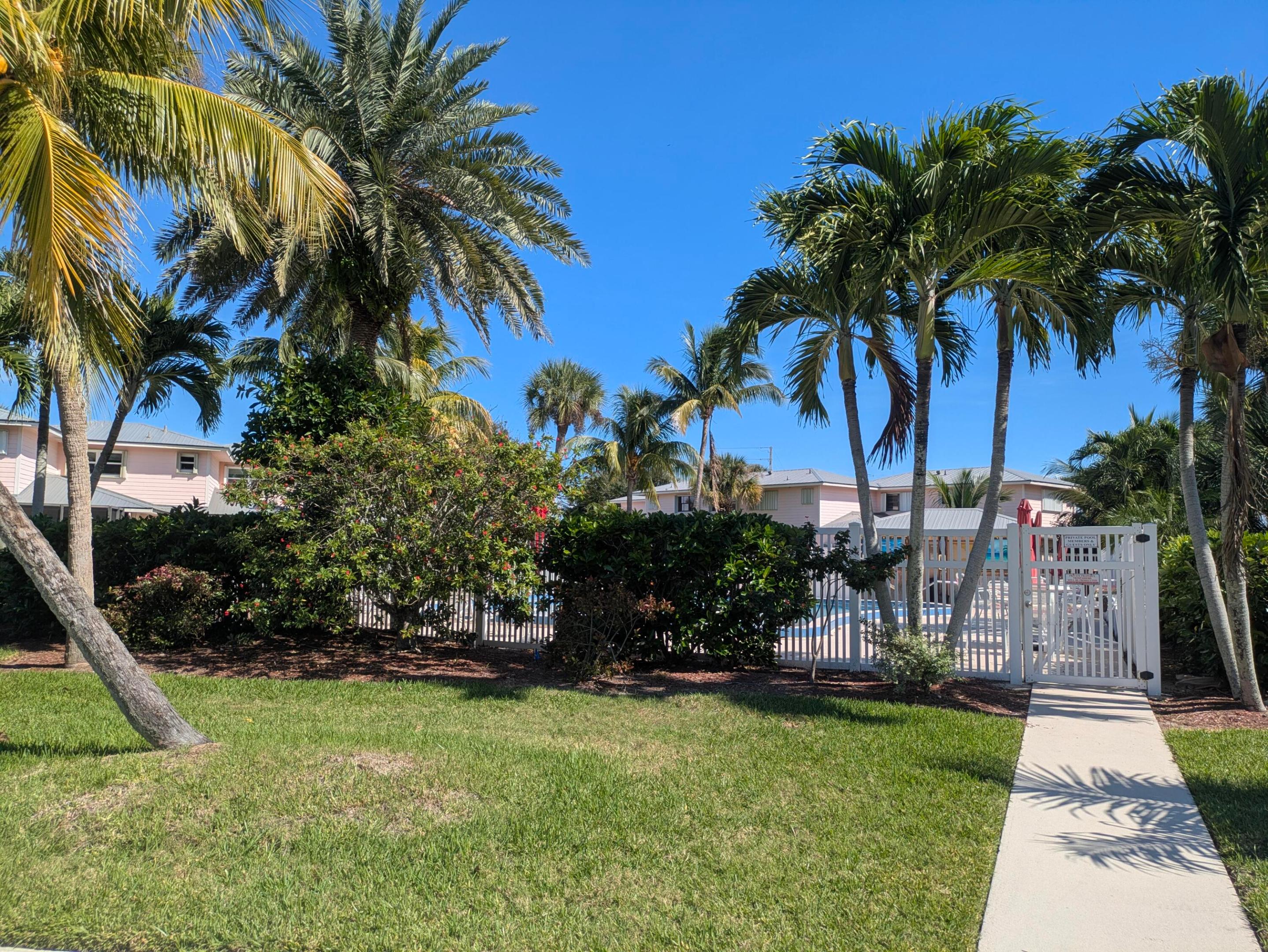 1772 Gulfstream Avenue E1 Property Photo 24