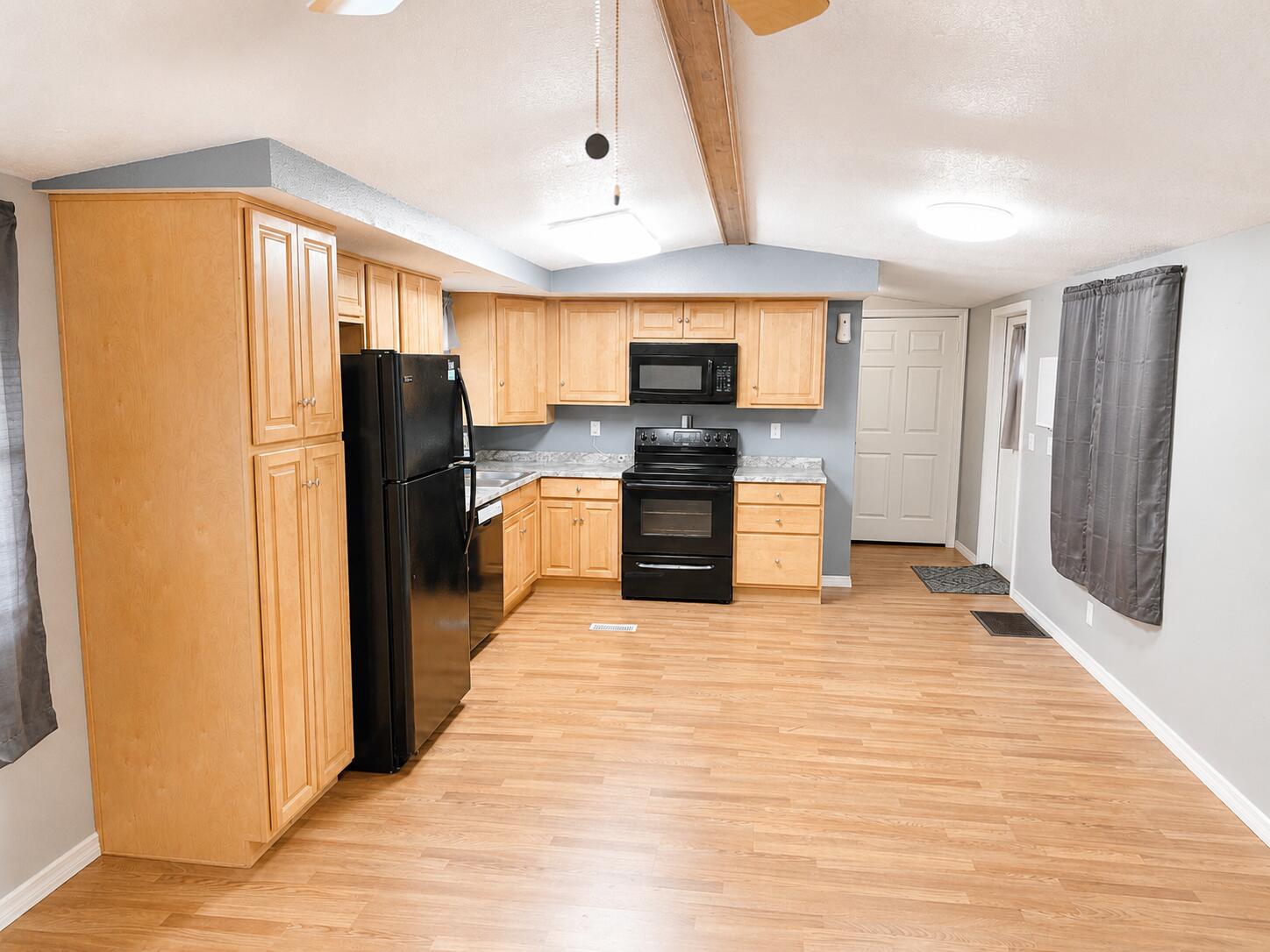 2547 Chatham Way Ne Property Photo 19