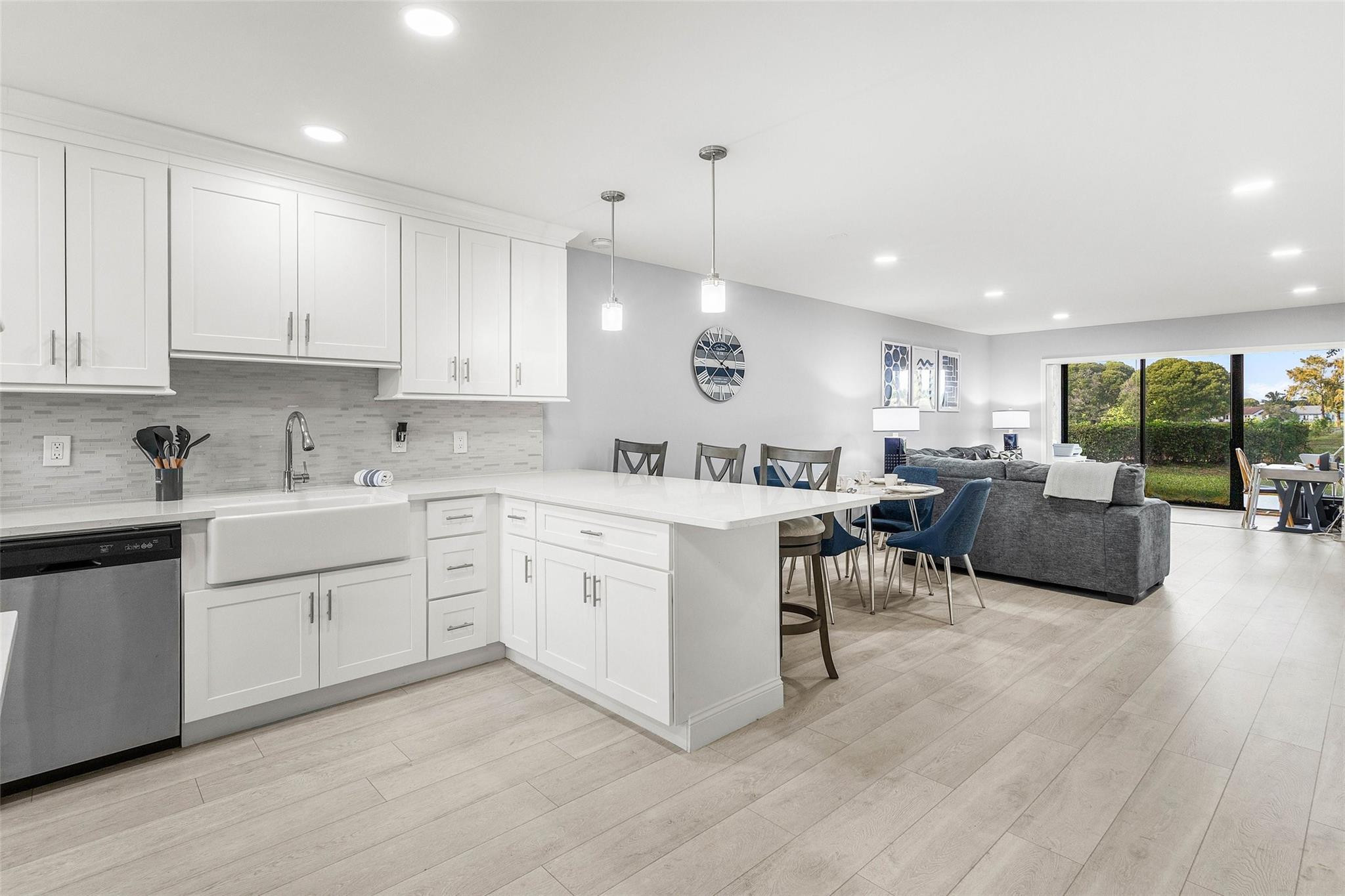 9286 Vista Del Lago E Property Photo 1