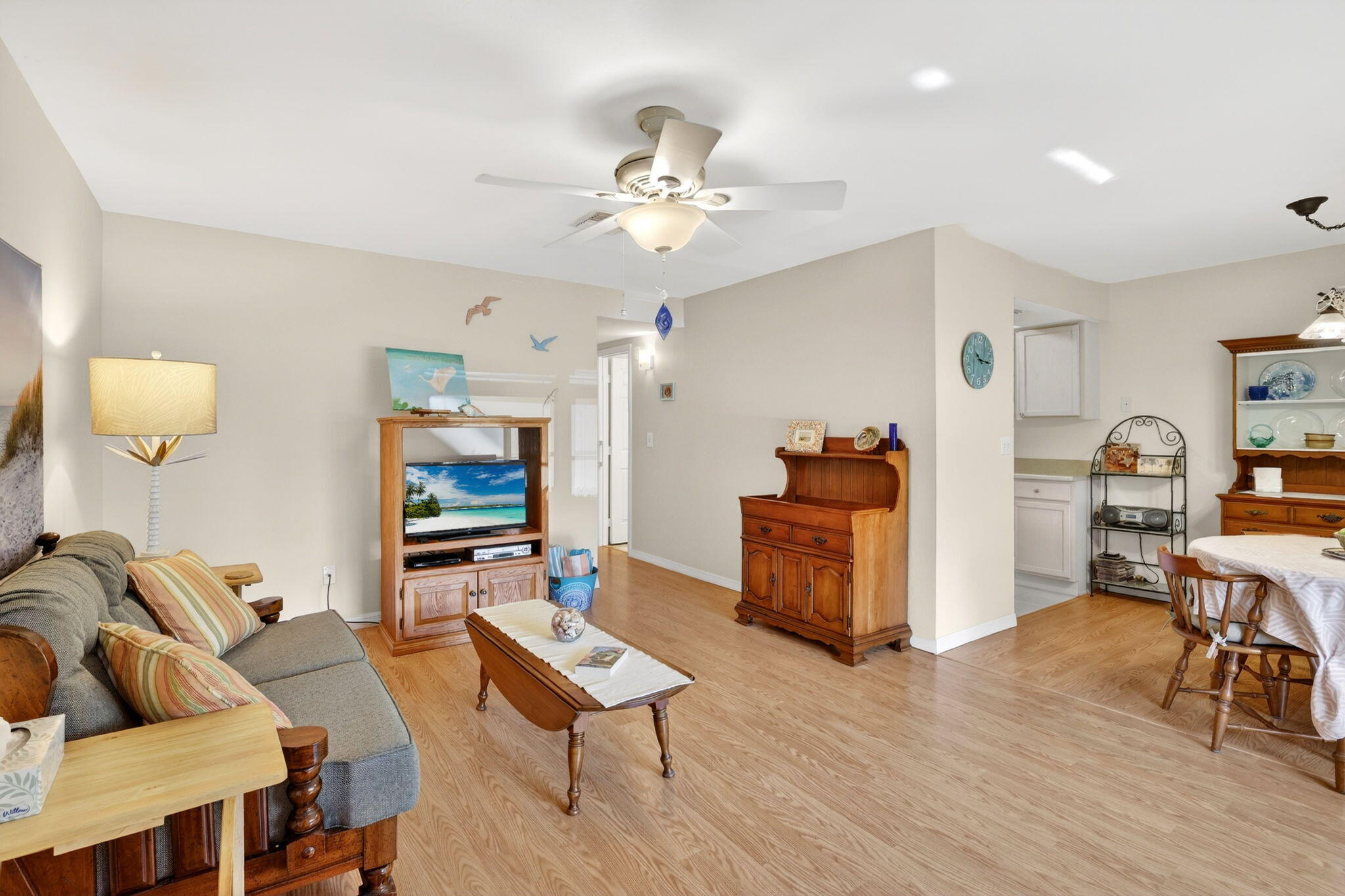2929 Se Ocean Boulevard M4 Property Photo 4