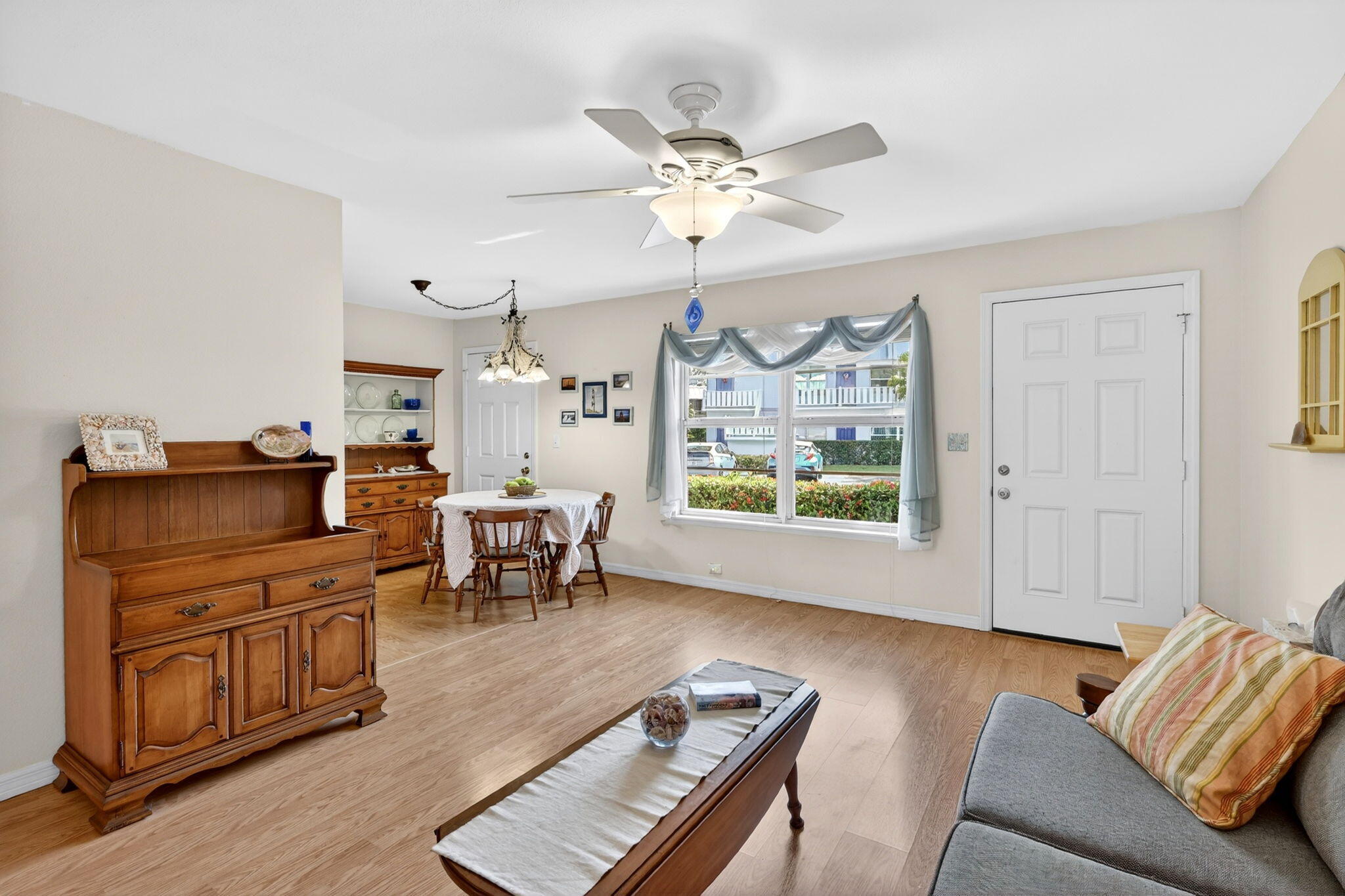 2929 Se Ocean Boulevard M4 Property Photo 7