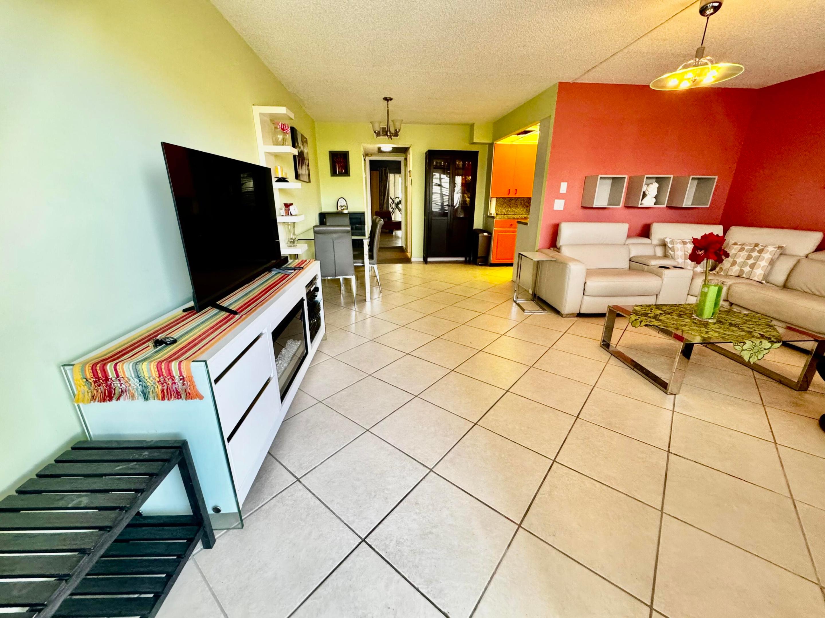 3058 Cambridge C 3058 Property Photo 6