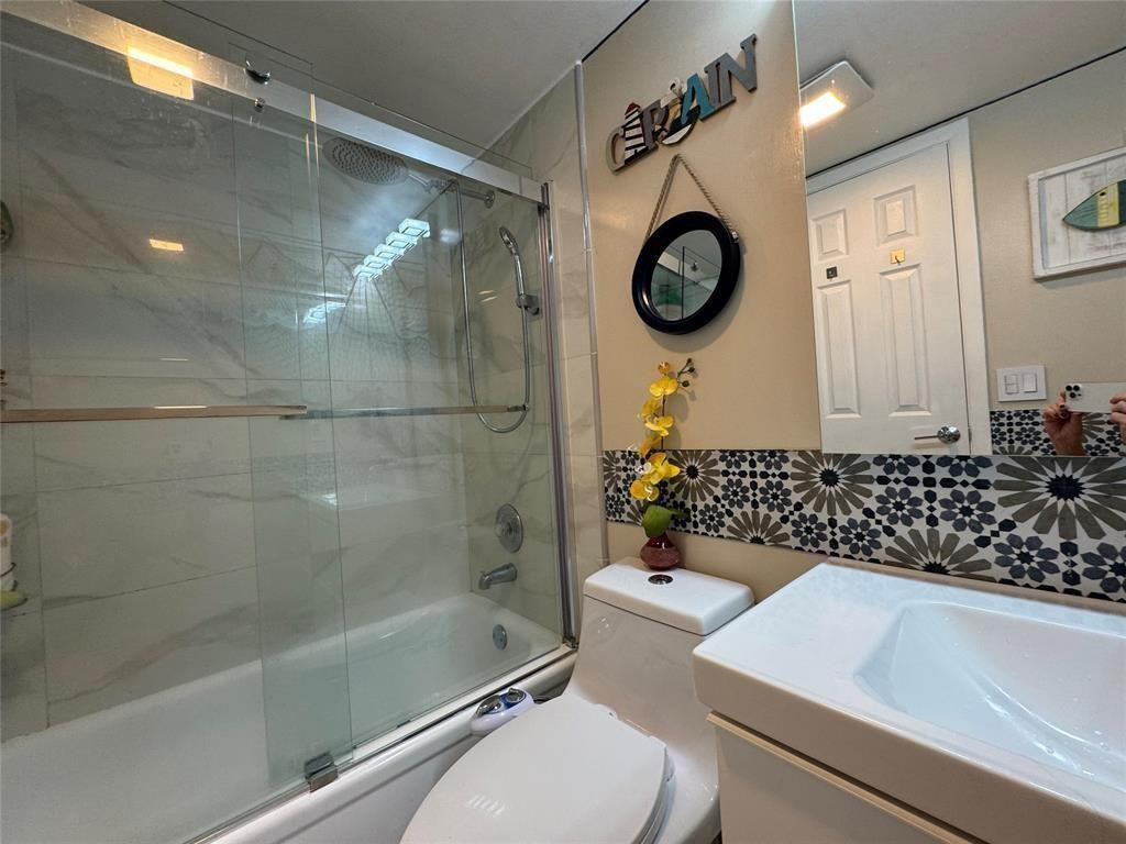3058 Cambridge C 3058 Property Photo 12