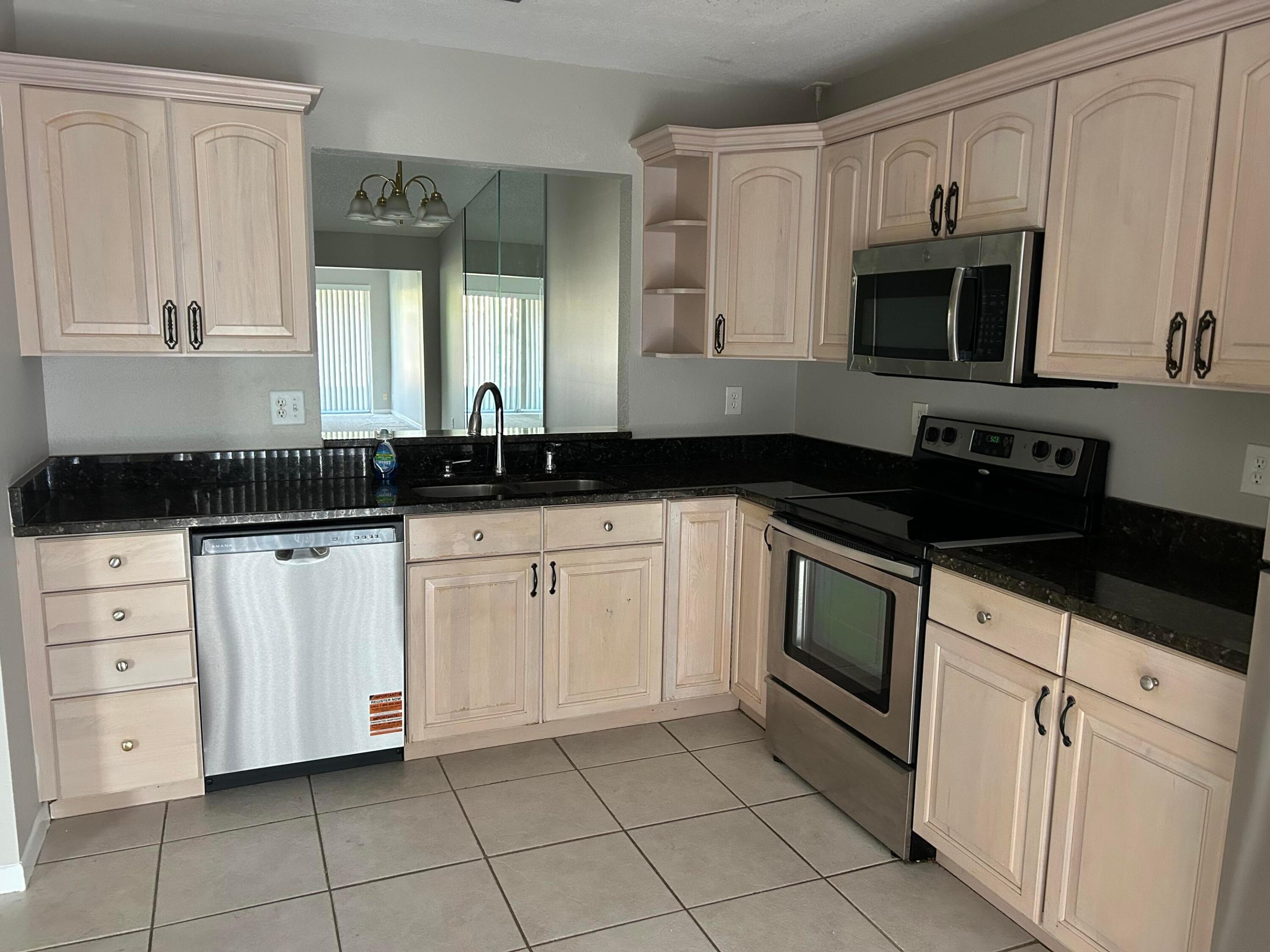 4210 Lucerne Villas Lane Property Photo 15