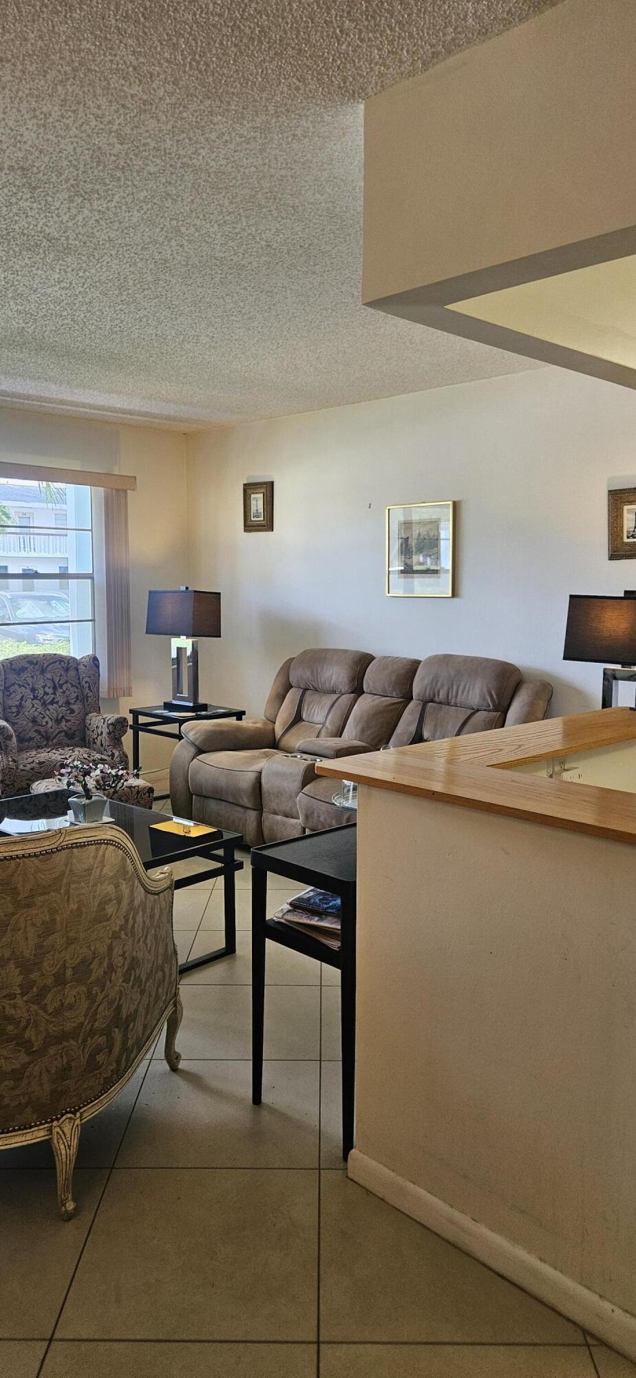 27 Newport B Property Photo 1