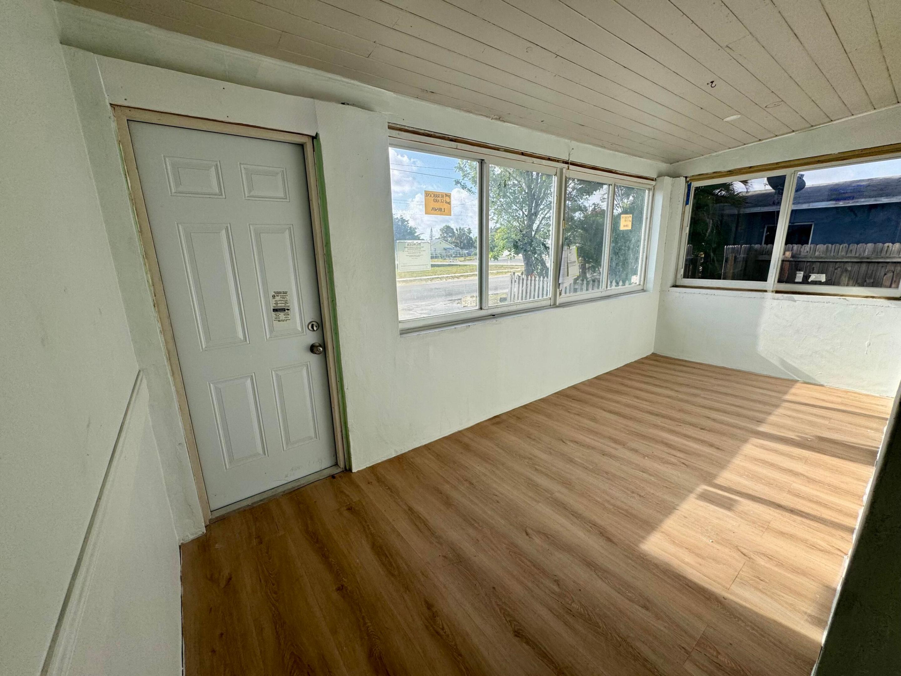 2513 Avenue E Property Photo 3