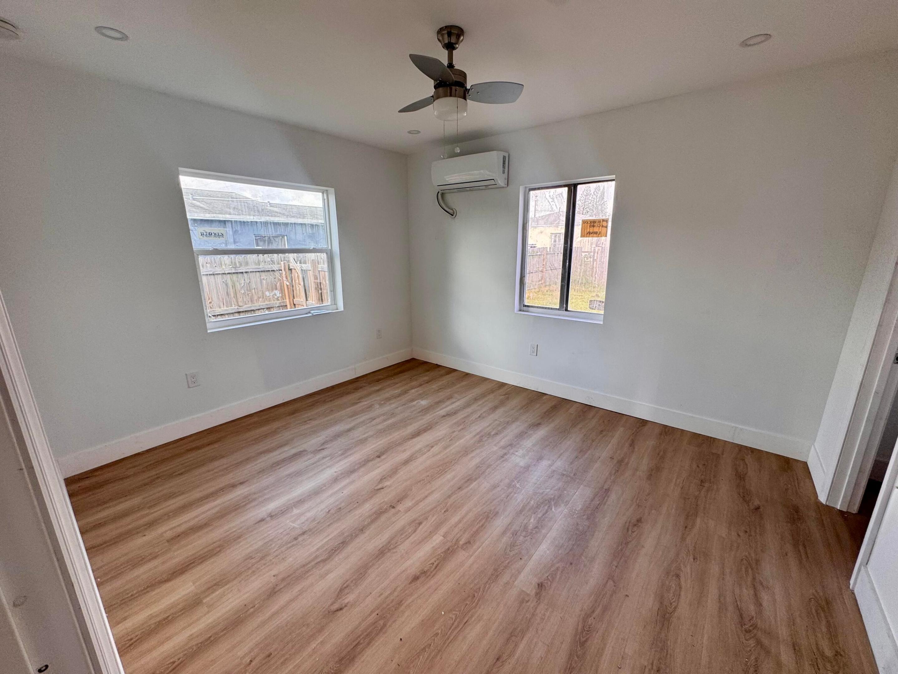 2513 Avenue E Property Photo 6